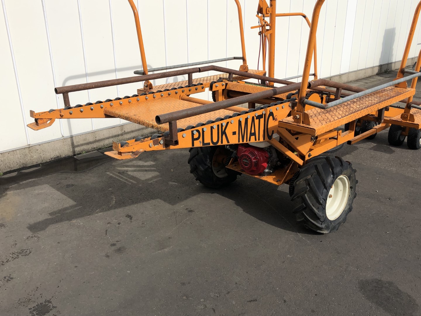 Pluk matic zelfrijdend oogstplateau � kistenlift ��� ��������� ������