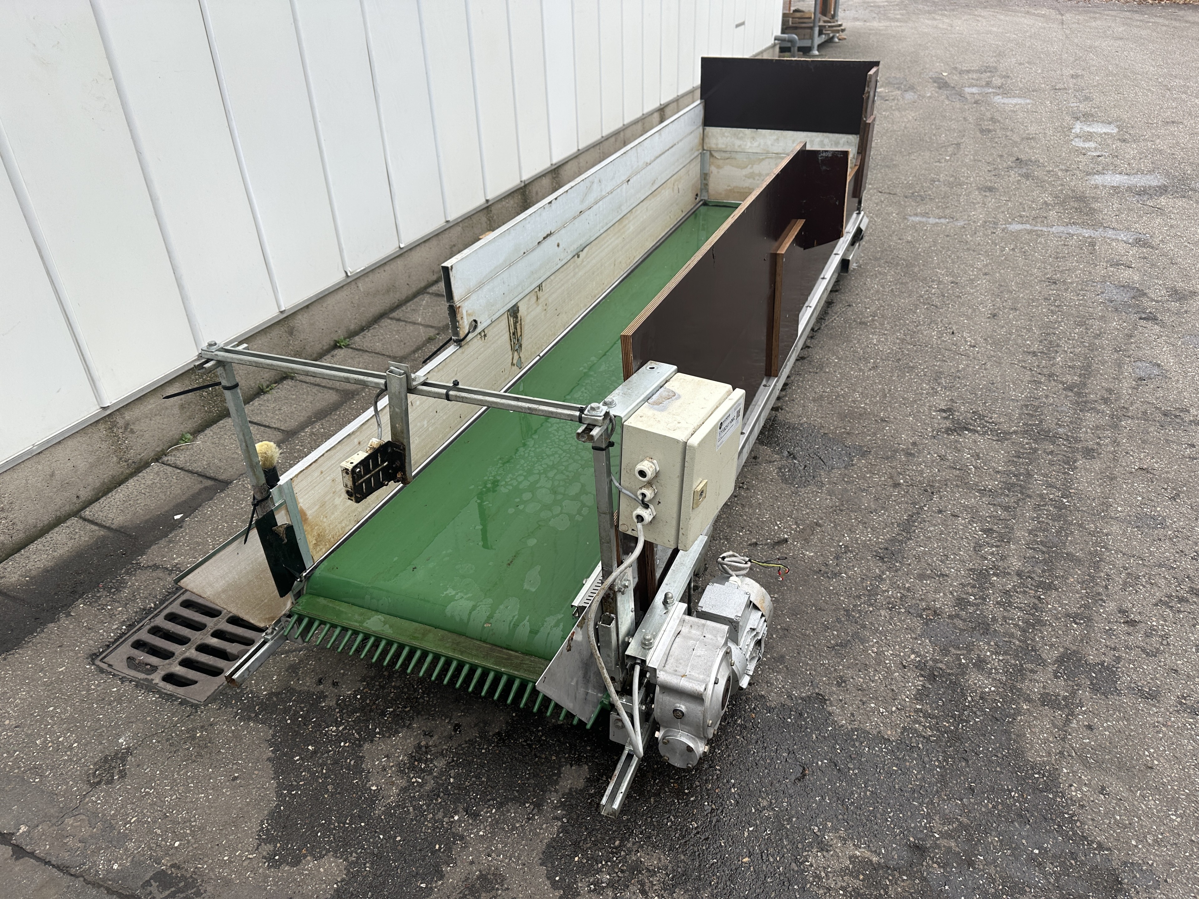 Aweta GM3-10 Оборудование для сортировки перца с подающим конвейером