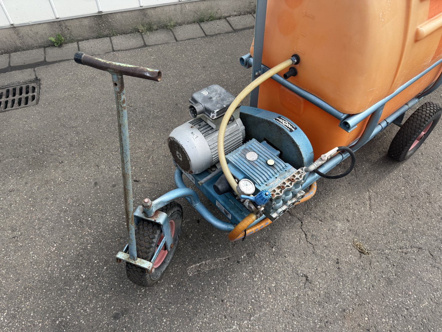 Empas 37-55-600F Опрыскивательная тележка 600 л