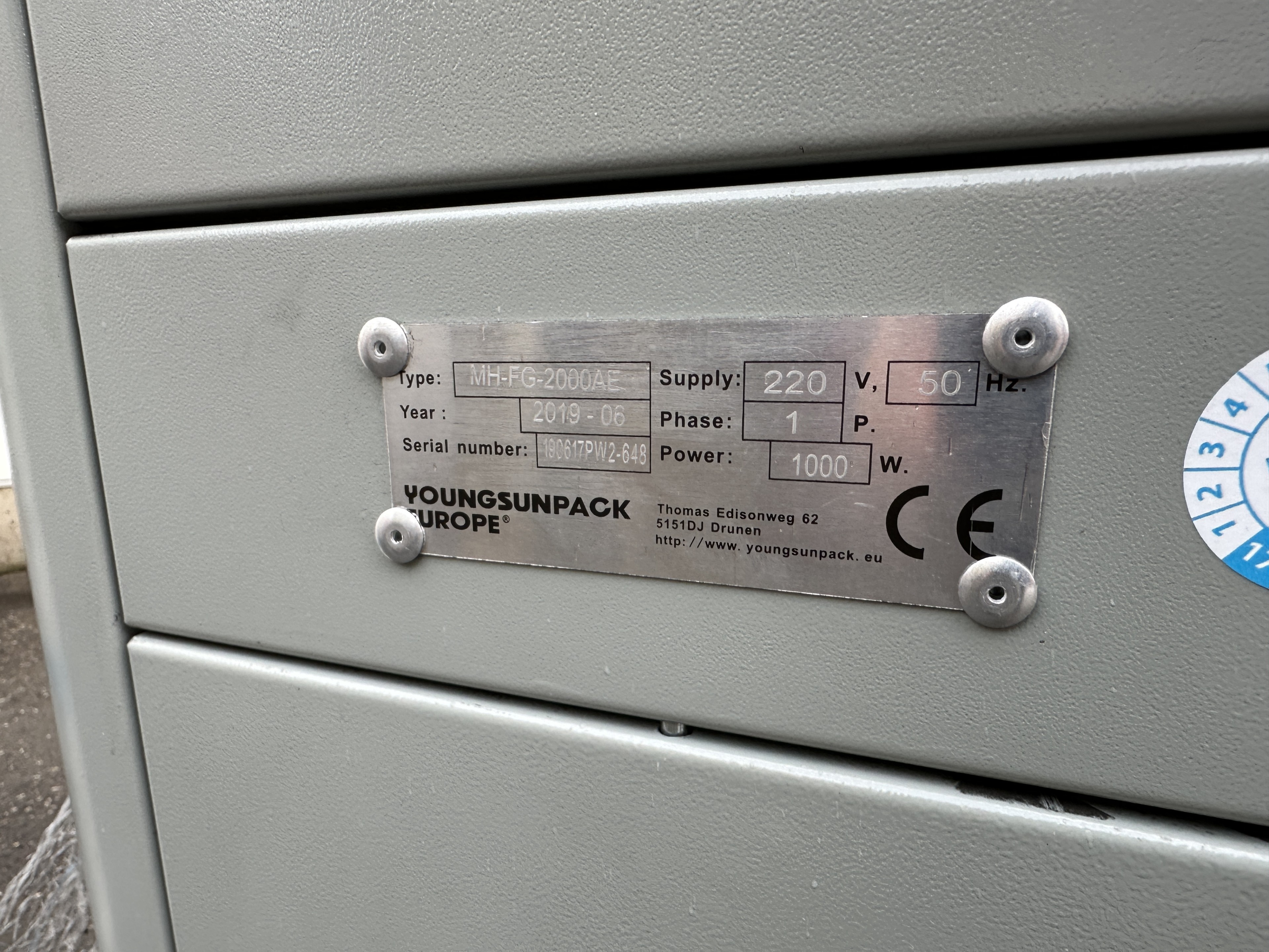 Youngsunpack Europe DeWitt WP1 2000AE Паллетоупаковщик Включая 16 рулонов сетки.