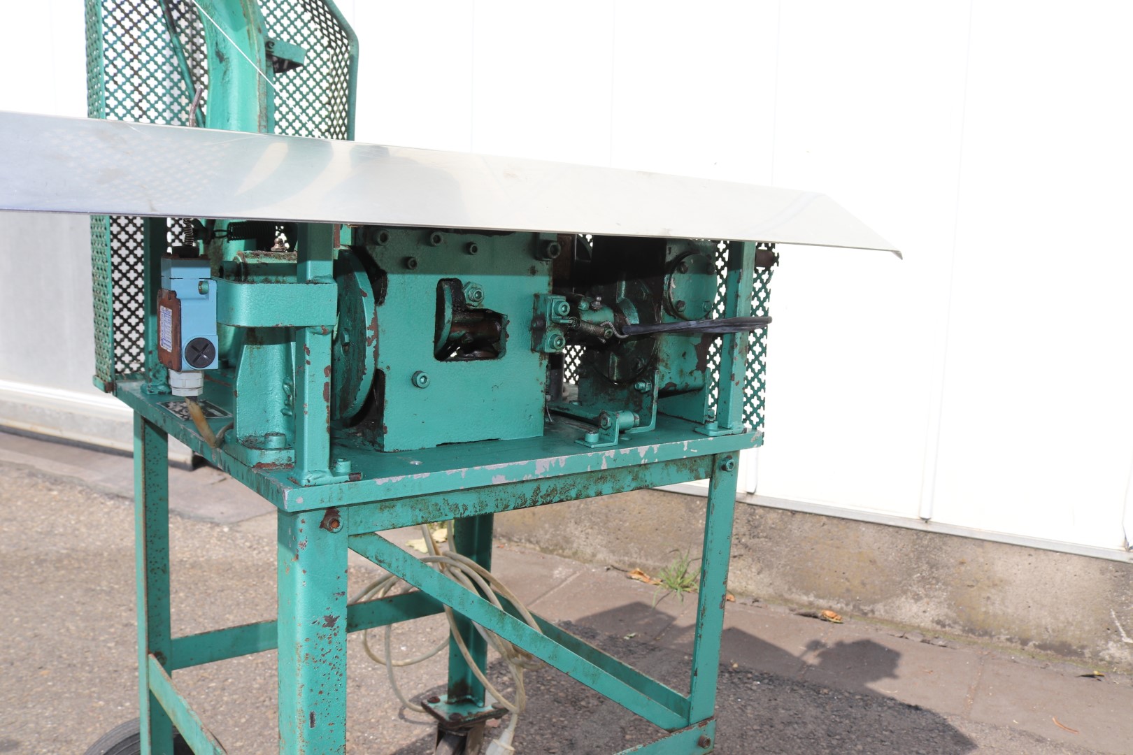 Olimex BKE binding machine for flowers
