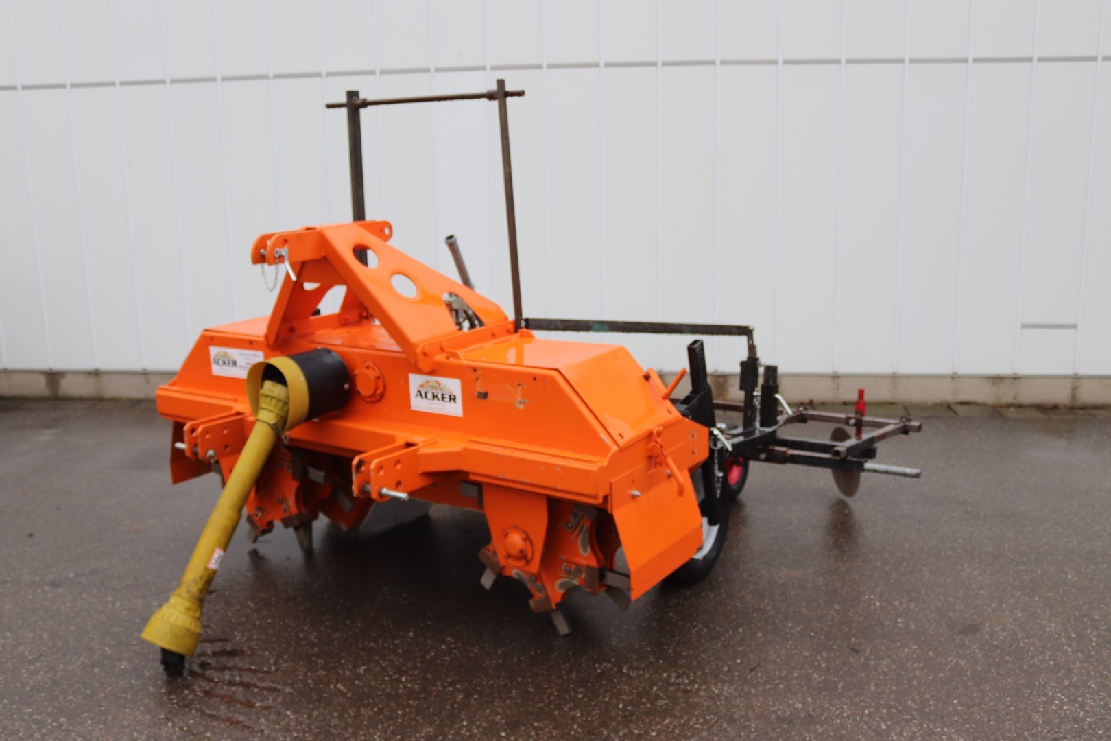 Acker SPR-GN hill former with foil / plastic laying machine