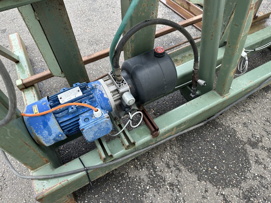 Compas K150 Опрокидыватель контейнеров макс 150 см