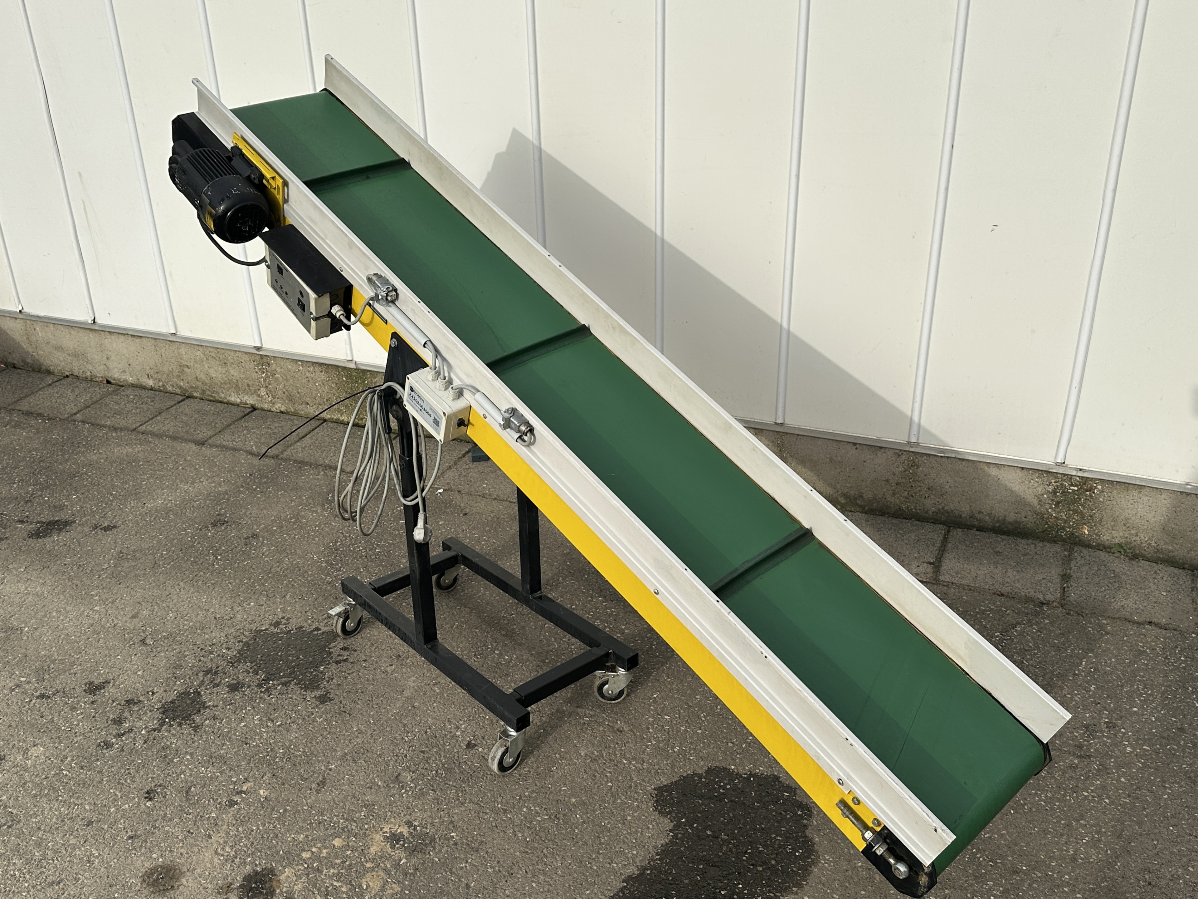TTW VZB Элеваторный конвейер 205 x 30 см