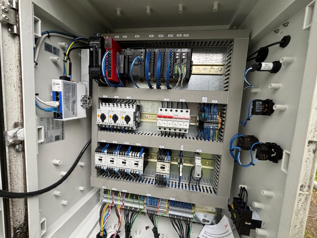 Besseling Roofmaster 400 Машинa для мойки крыш теплиц
