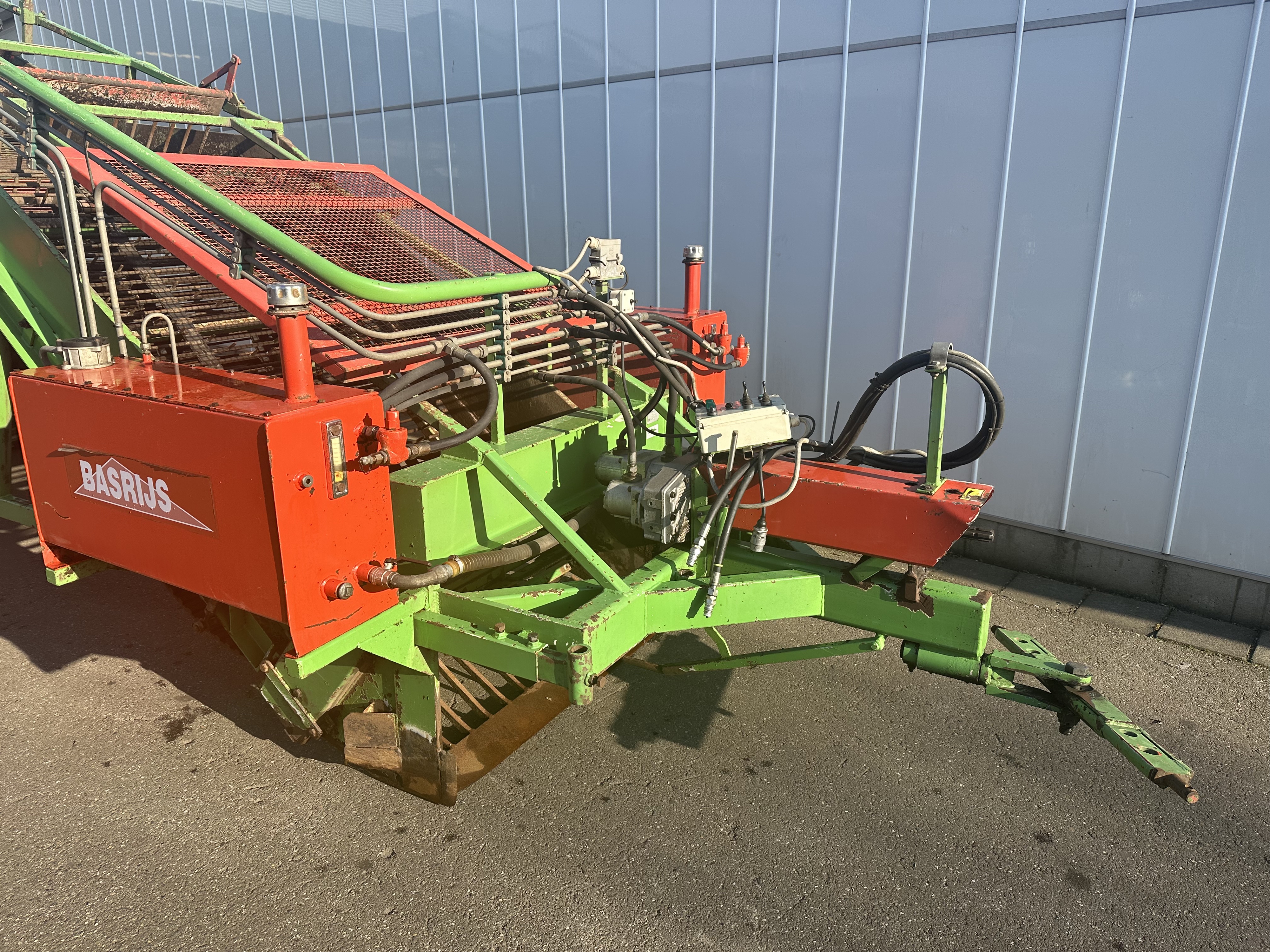 ������� Basrijs ��� ����� ��������, ��� �������� � ������