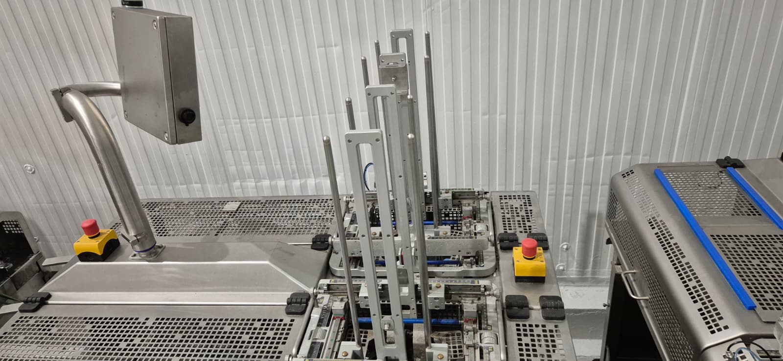 Jasa PGS 2100 + SOM-2000 Двухполосная машина для упаковки в картонные лотки