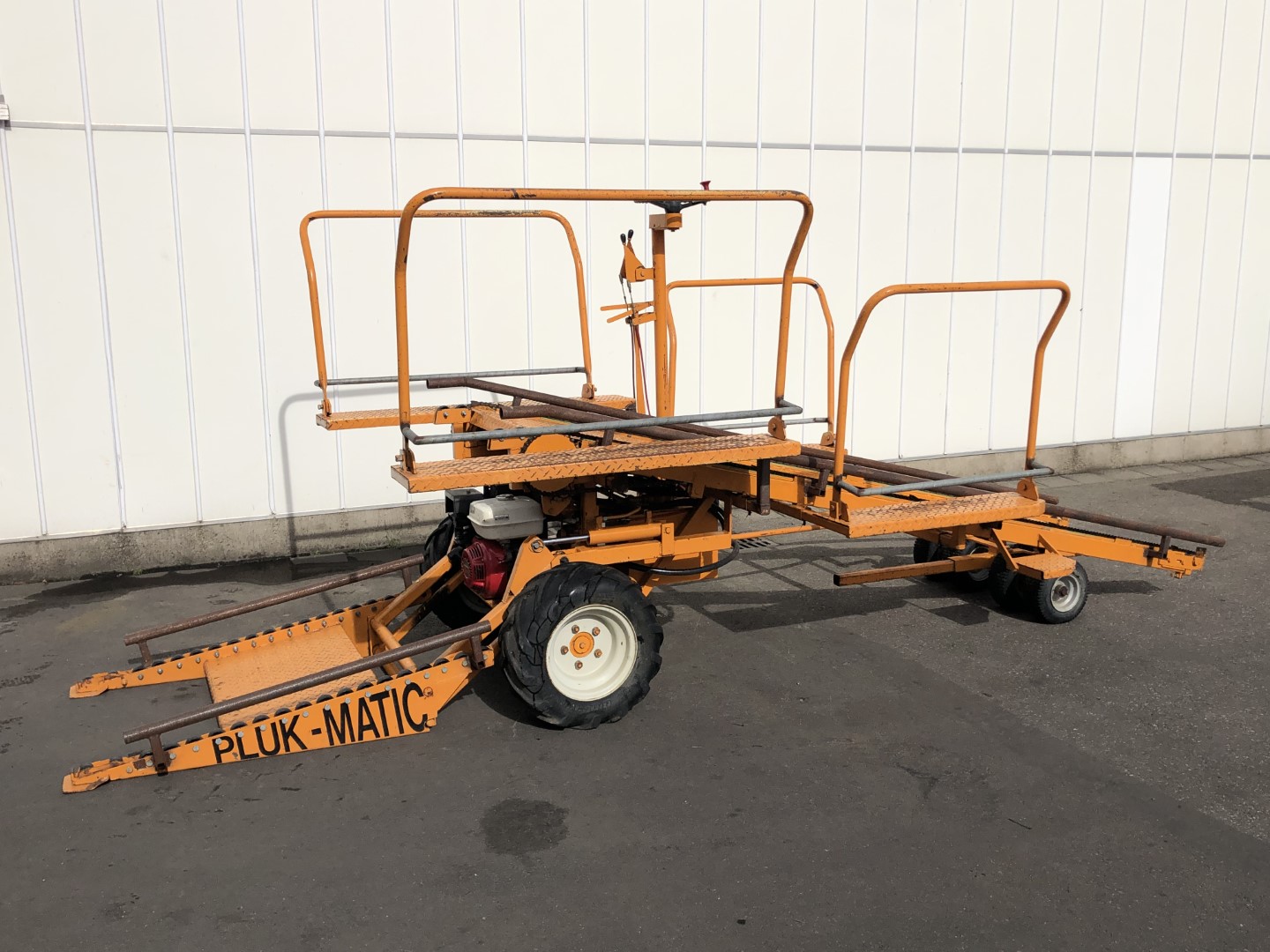 Pluk matic zelfrijdend oogstplateau � kistenlift ��� ��������� ������