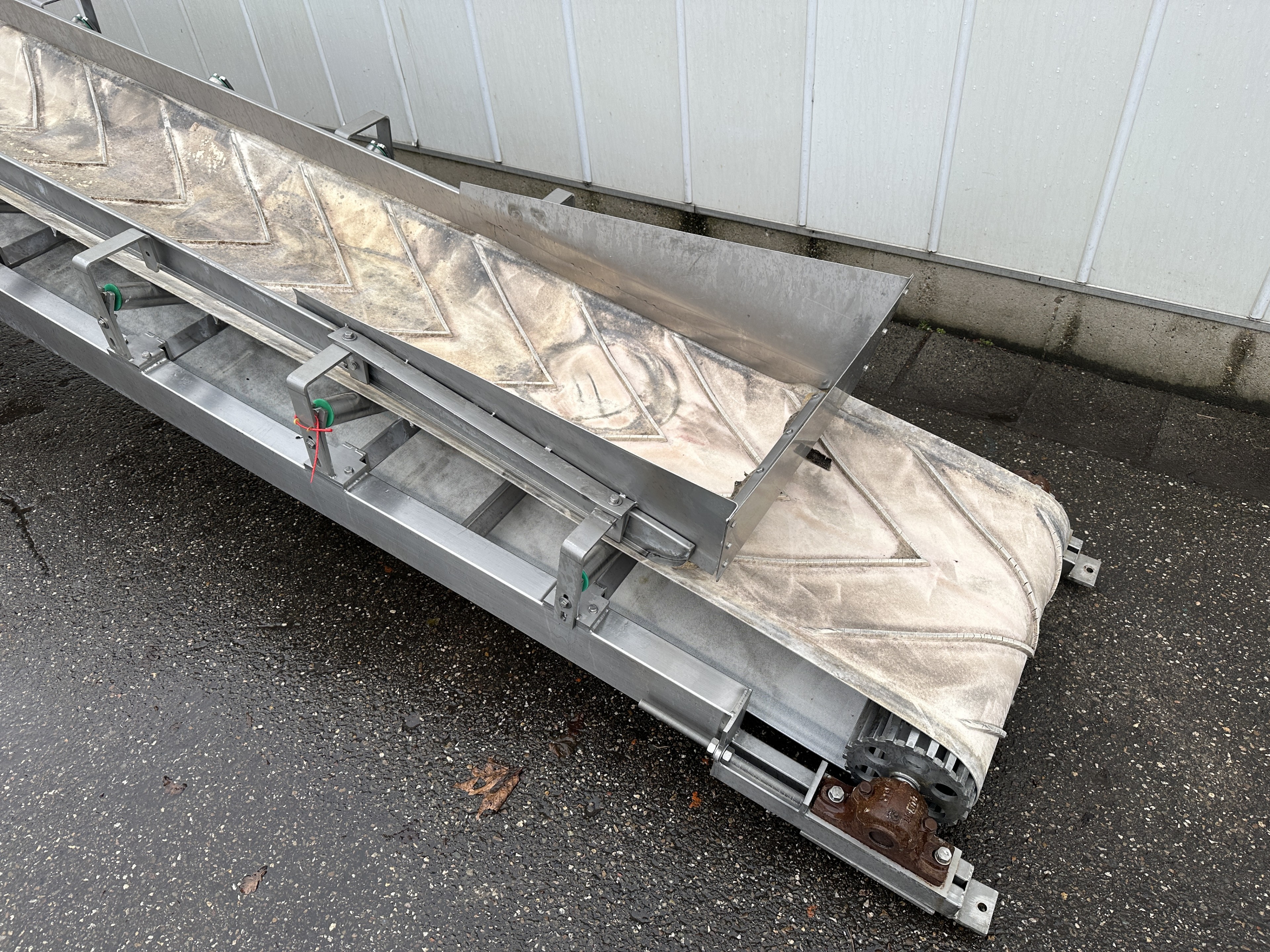 Элеваторный конвейер нержавеющая сталь 715 x 60 см