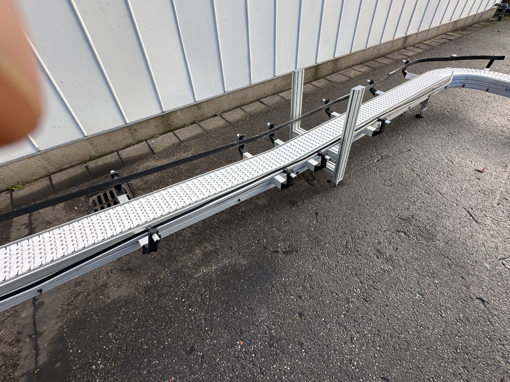 FS solutions Криволинейный конвейер с модульным ремнем 725+изгиб 90°