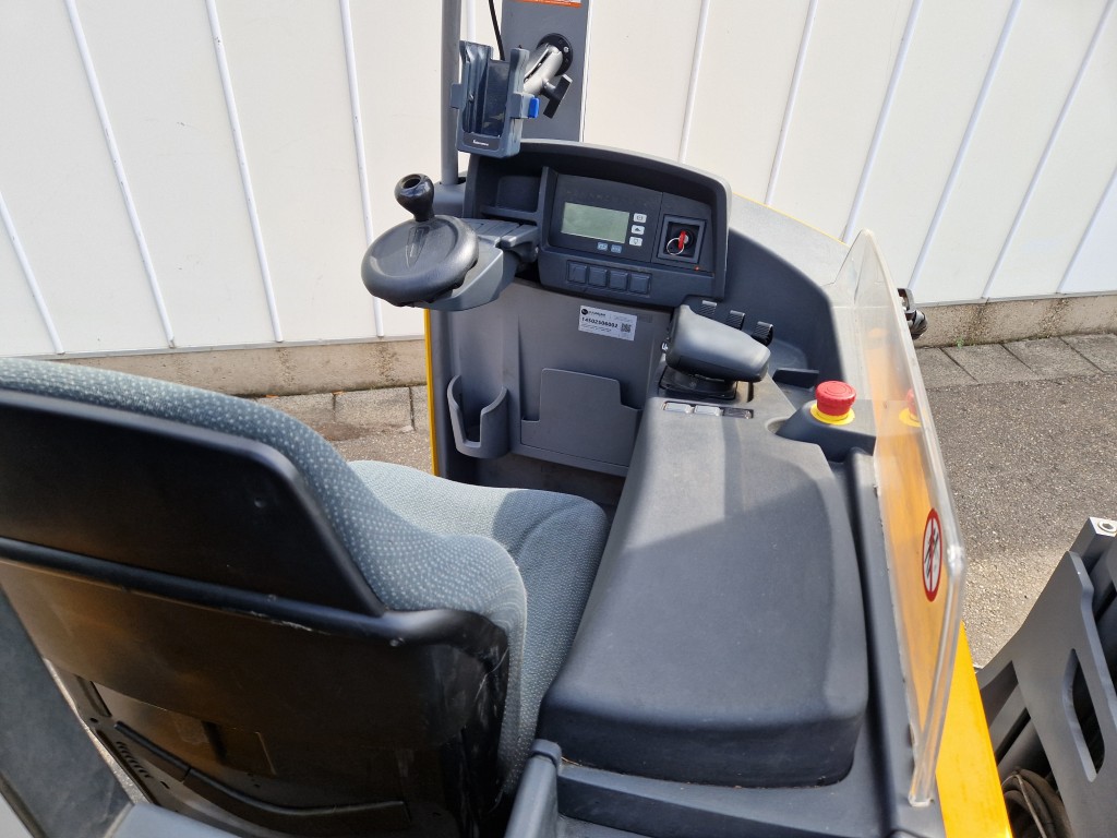 Jungheinrich ETV214 - 770 cm ричтрак 1400 кг