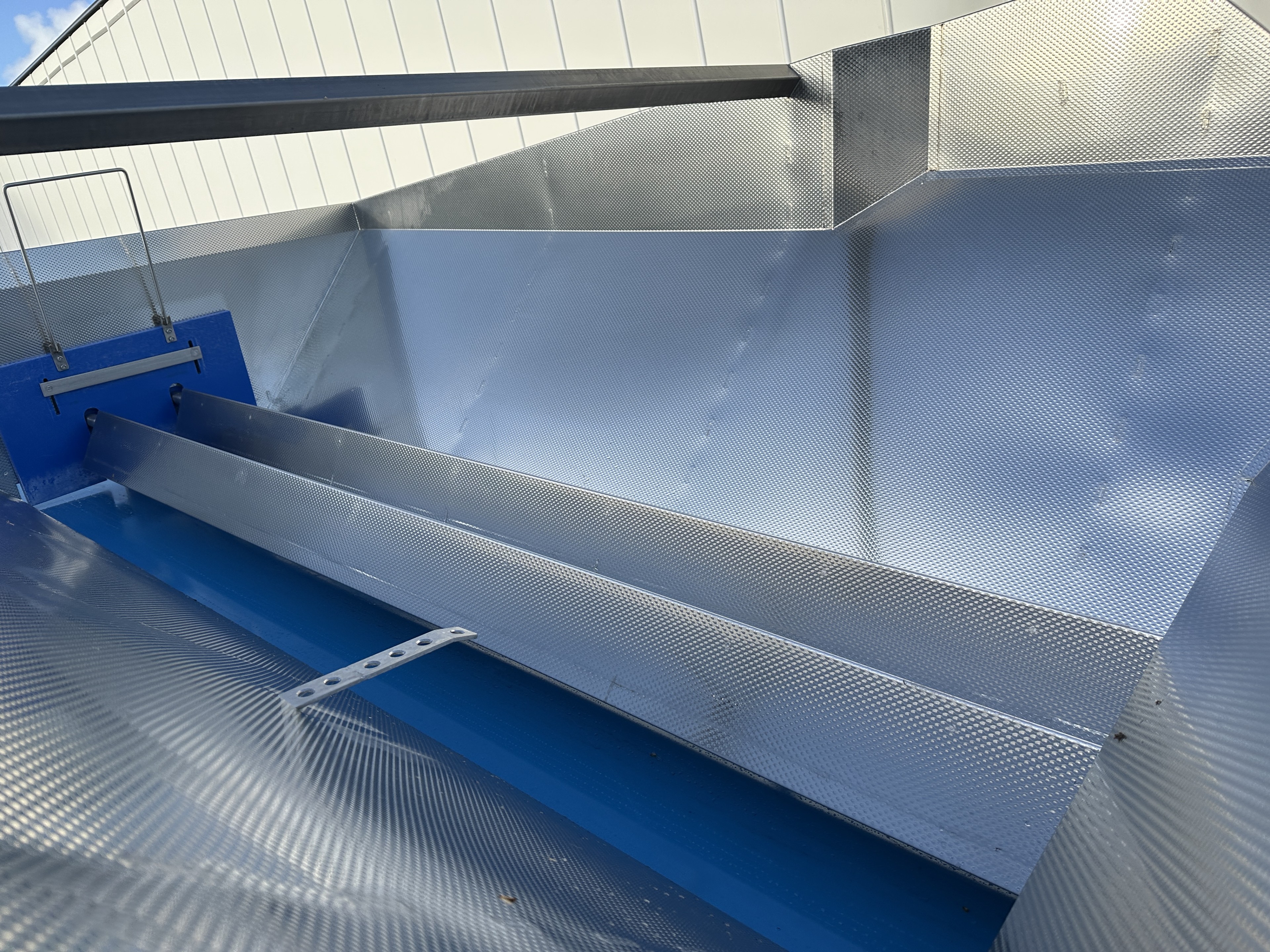 Innotec Systems Дозирующий бункер Конвейер 475 x 77 см, нержавеющая сталь.