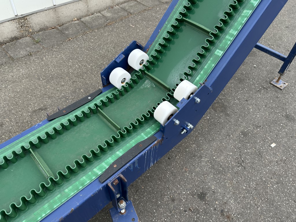 Beerepoot Элеваторный конвейер с двойным изгибом 430 +130+105