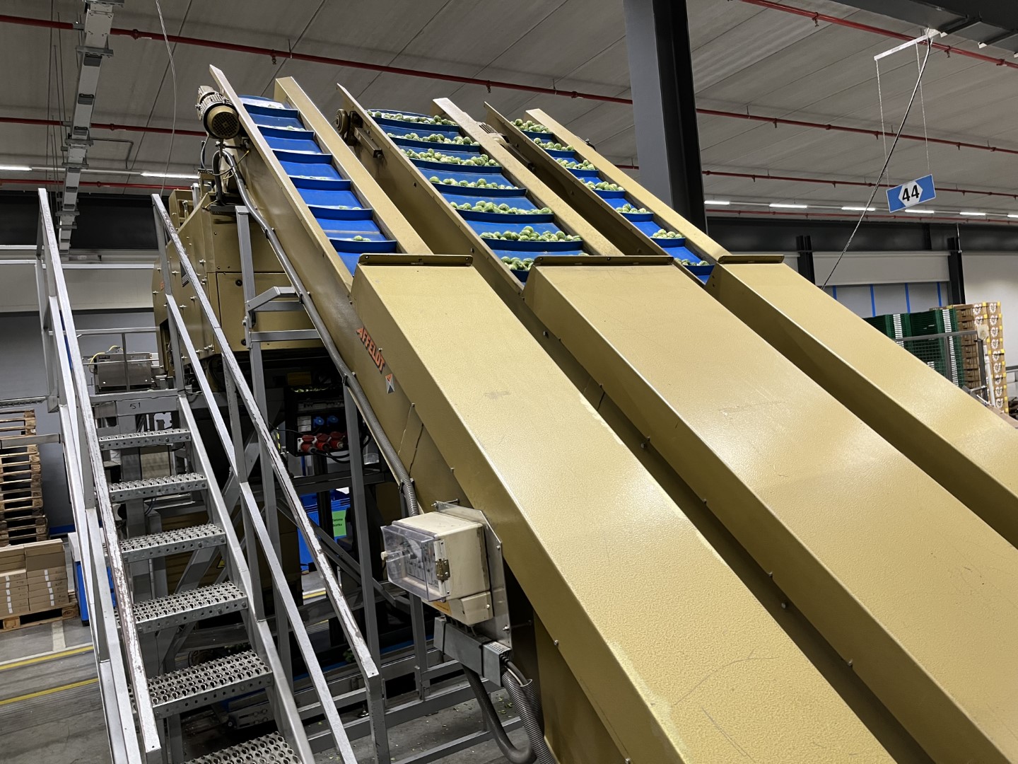 Affeldt weighing machine with C-Pack net clipper