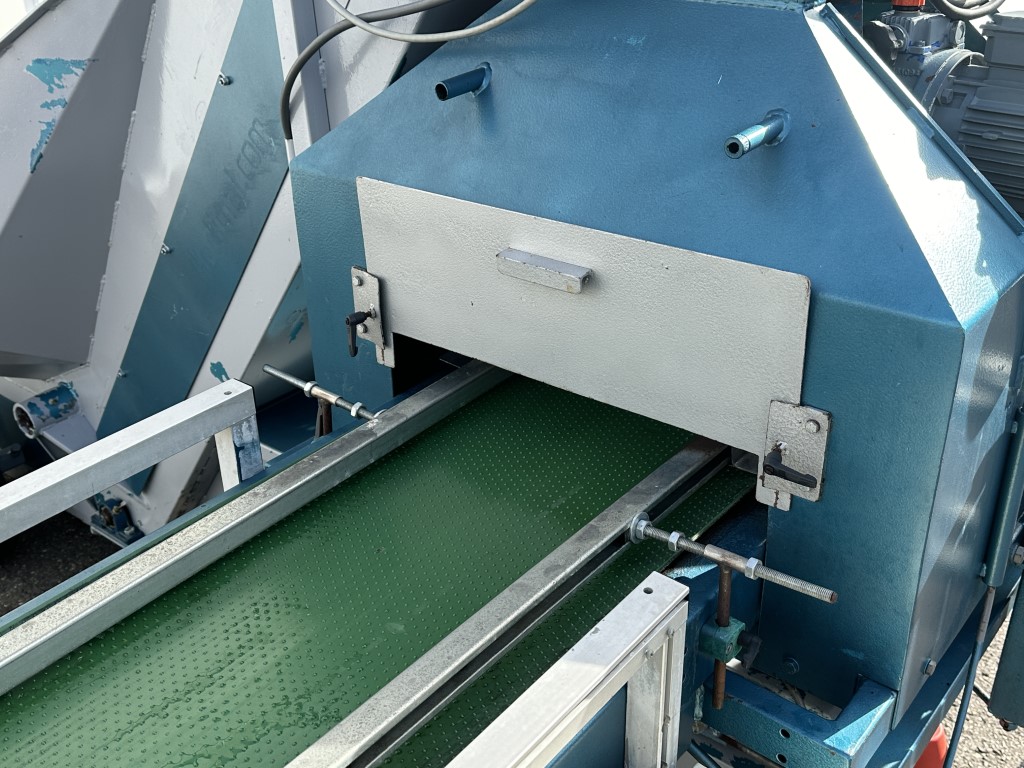 Visser FX40 Наполнитель кассет торфом с почвенным подъемником Vario 450