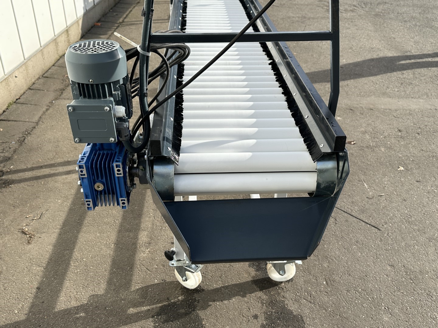 KMK T2004 Валковый инспекционный конвейер 200 х 40 см