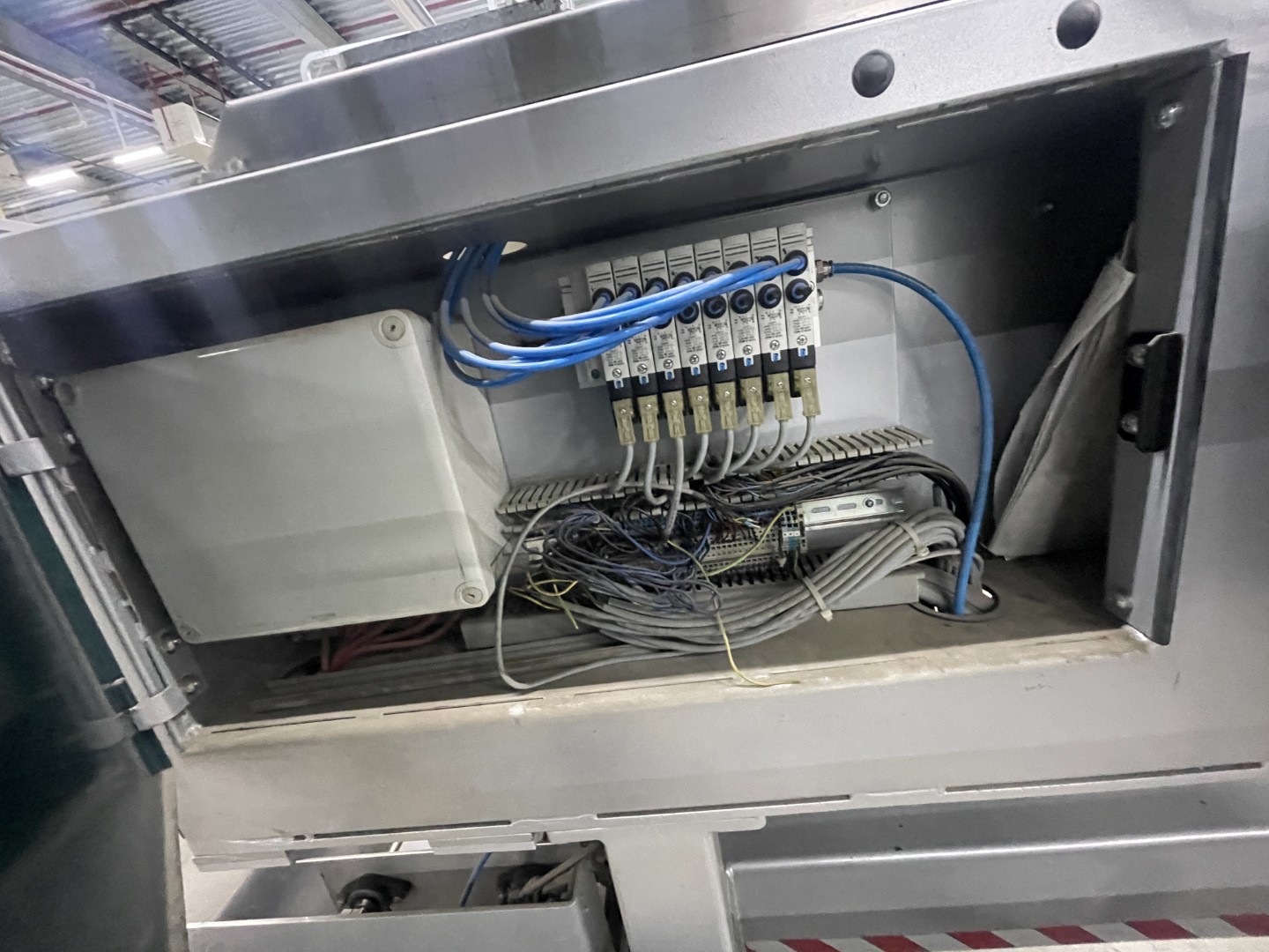 Manter VP16000 Весовой дозатор с 3 подъемниками и дозировочными конвейерами