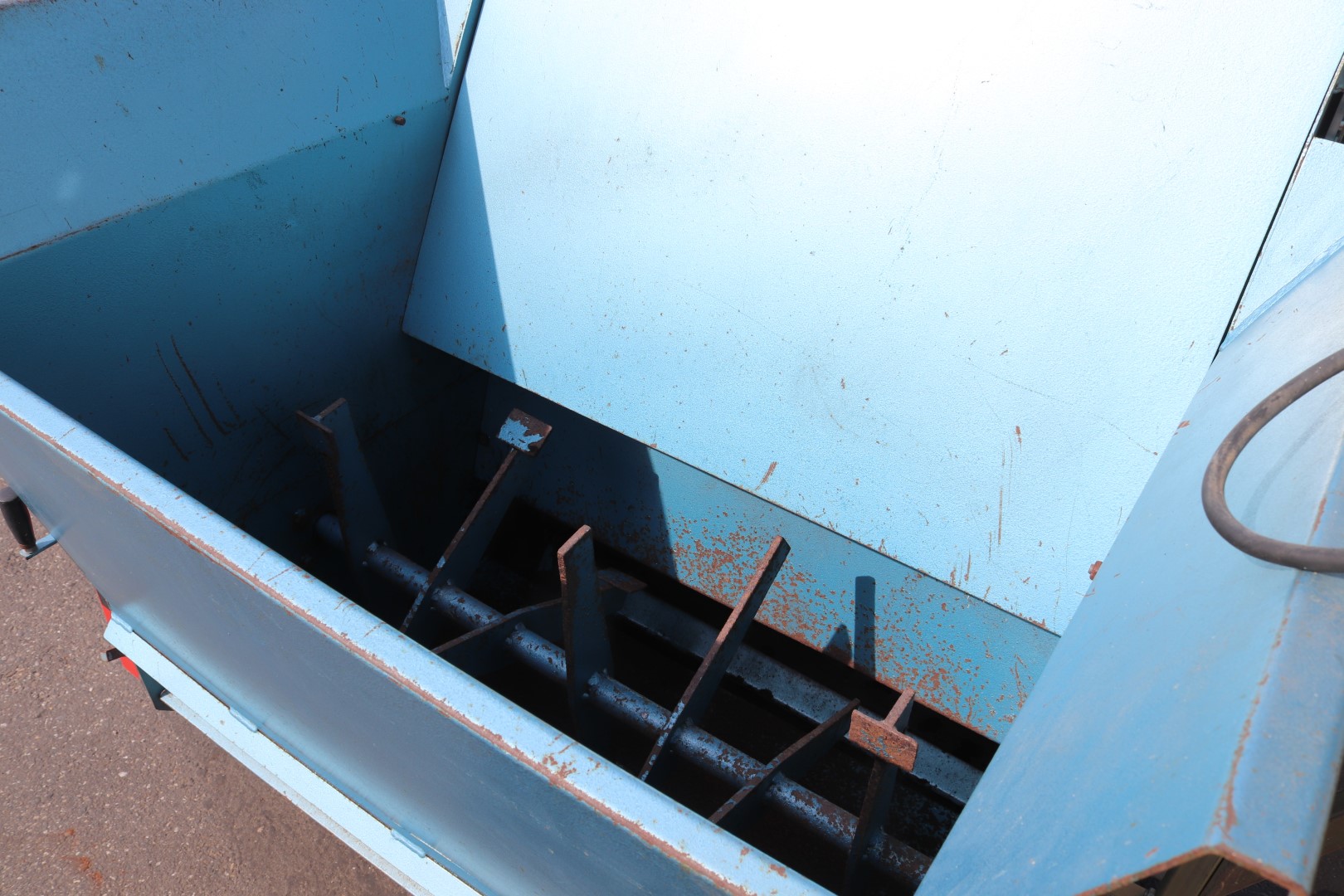 Demtec 1016 potting machine