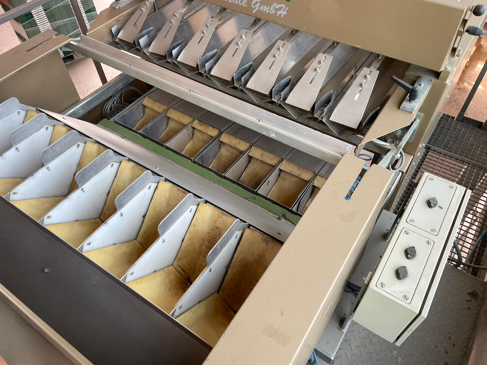 Affeldt weighing machine with C-Pack net clipper