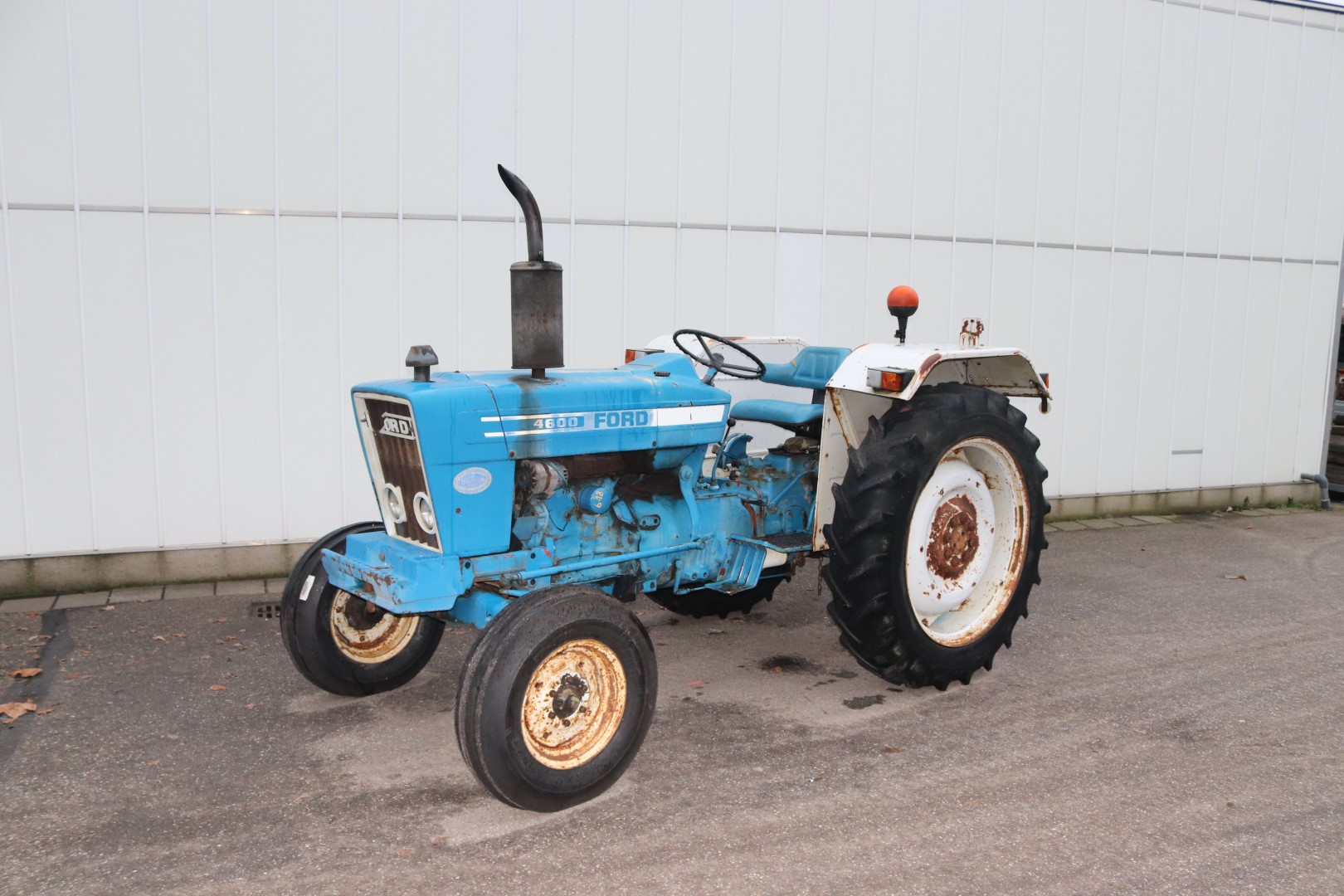 Форд 4600 Трактор