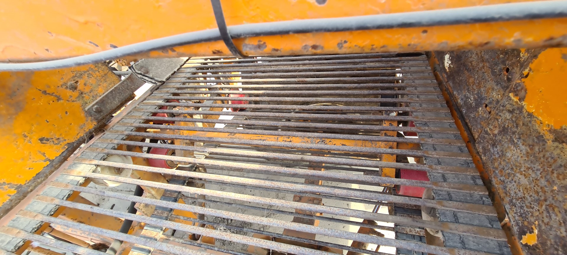 Vecon-RVL carrot harvester 2 rows