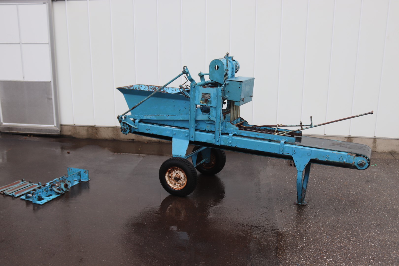 Dewa soil blocking machine with seeder