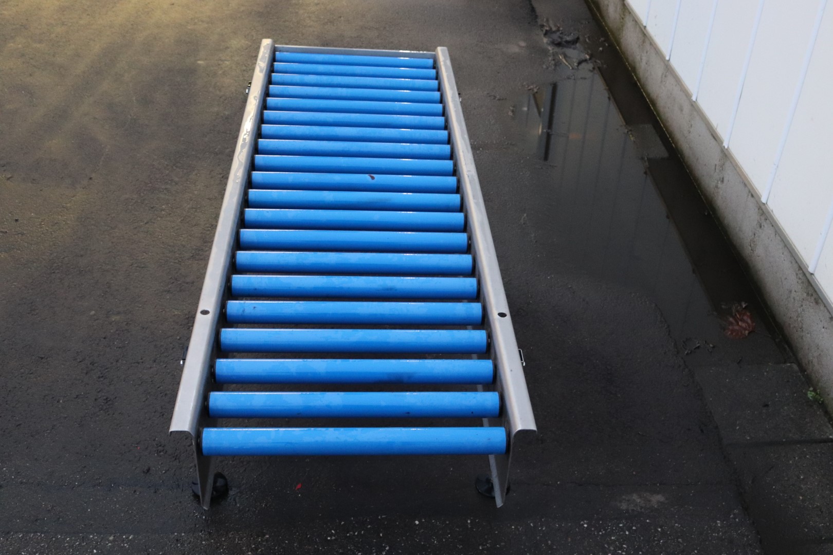 Bouwpaco stainless steel roller conveyor 200 x 55 cm