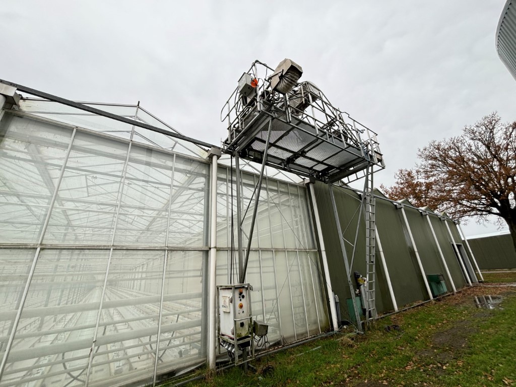 Besseling Roofmaster 400 Машинa для мойки крыш теплиц