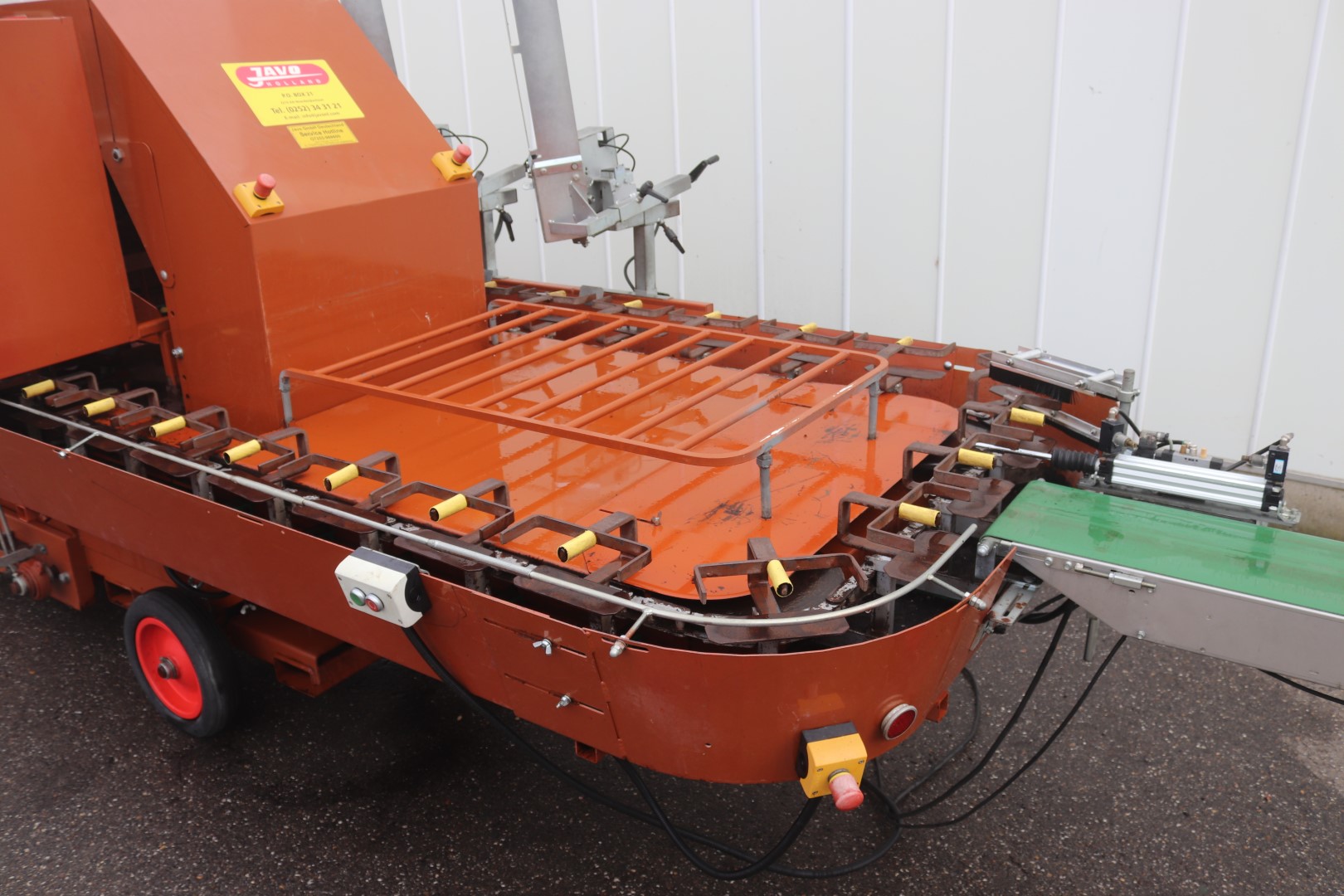 Javo Super Mega potting machine with double pneumatic potdispenser