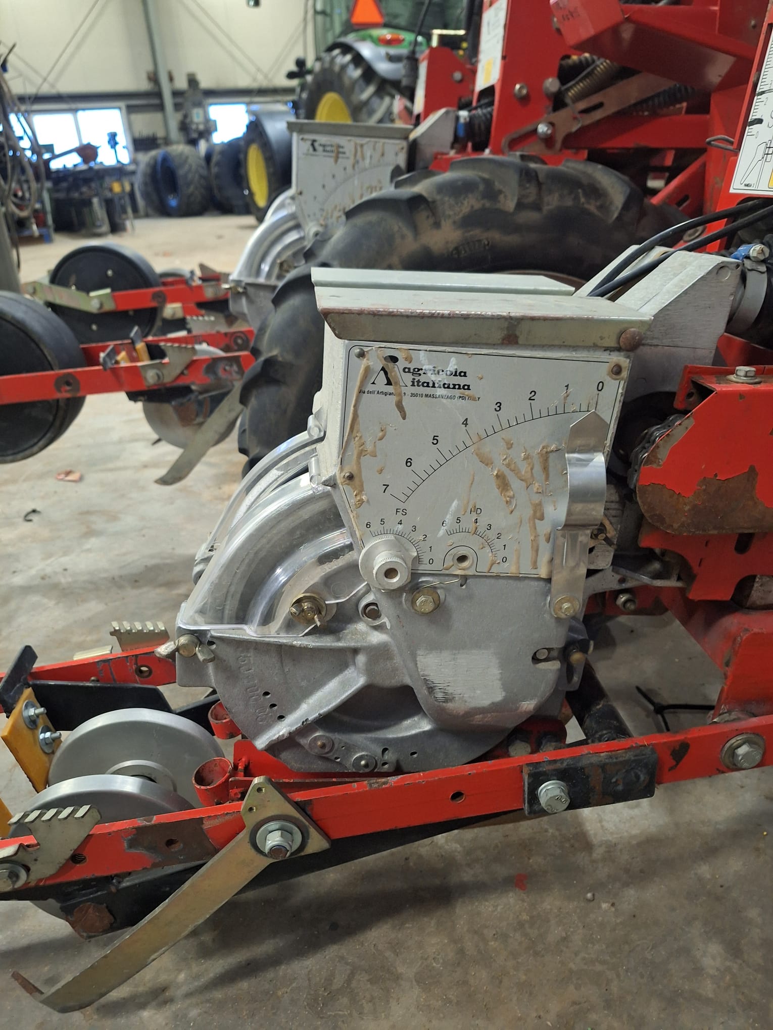 Agricola SN2 290 Пневматическая сеялка 4 ряда двойные