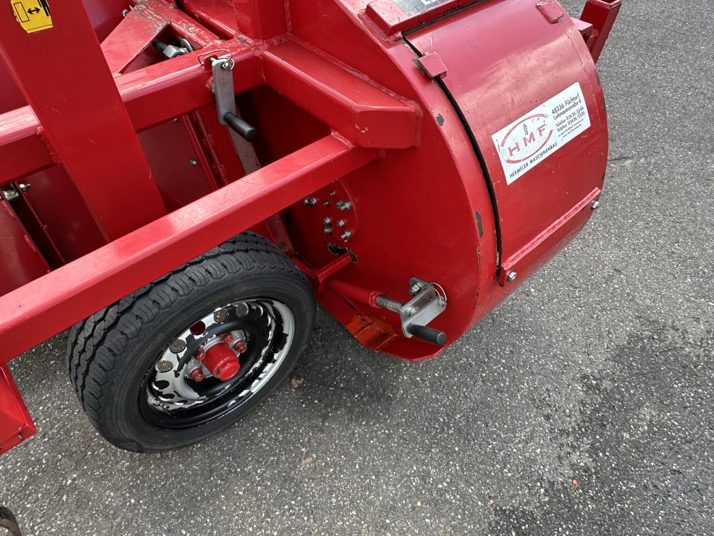 Hermeler Leofant 24 Грядо-/гребнеобразователь для спаржи