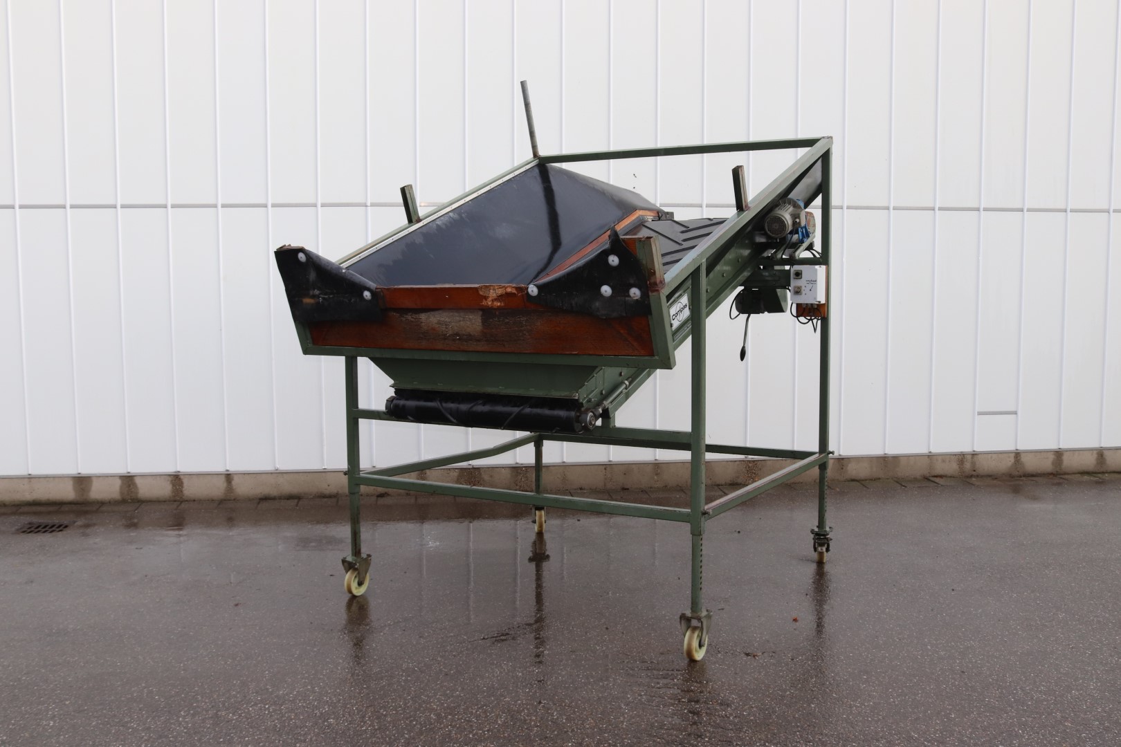 Compas dosing hopper 300 x 100 cm