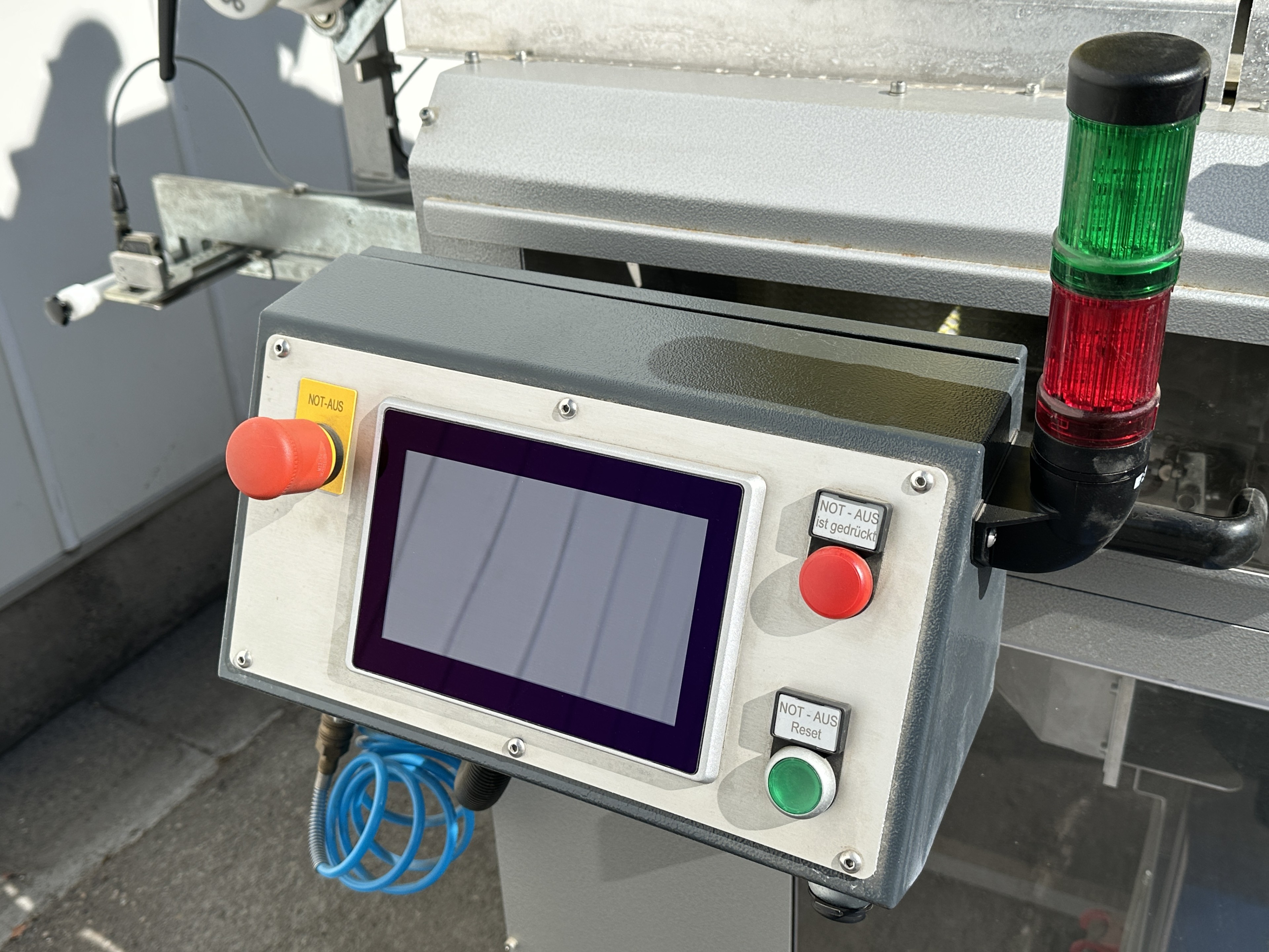 C-Pack VAS 992 Вертикальная упаковочная машина, машина для упаковки сетки с запечатыванием и ручкой.