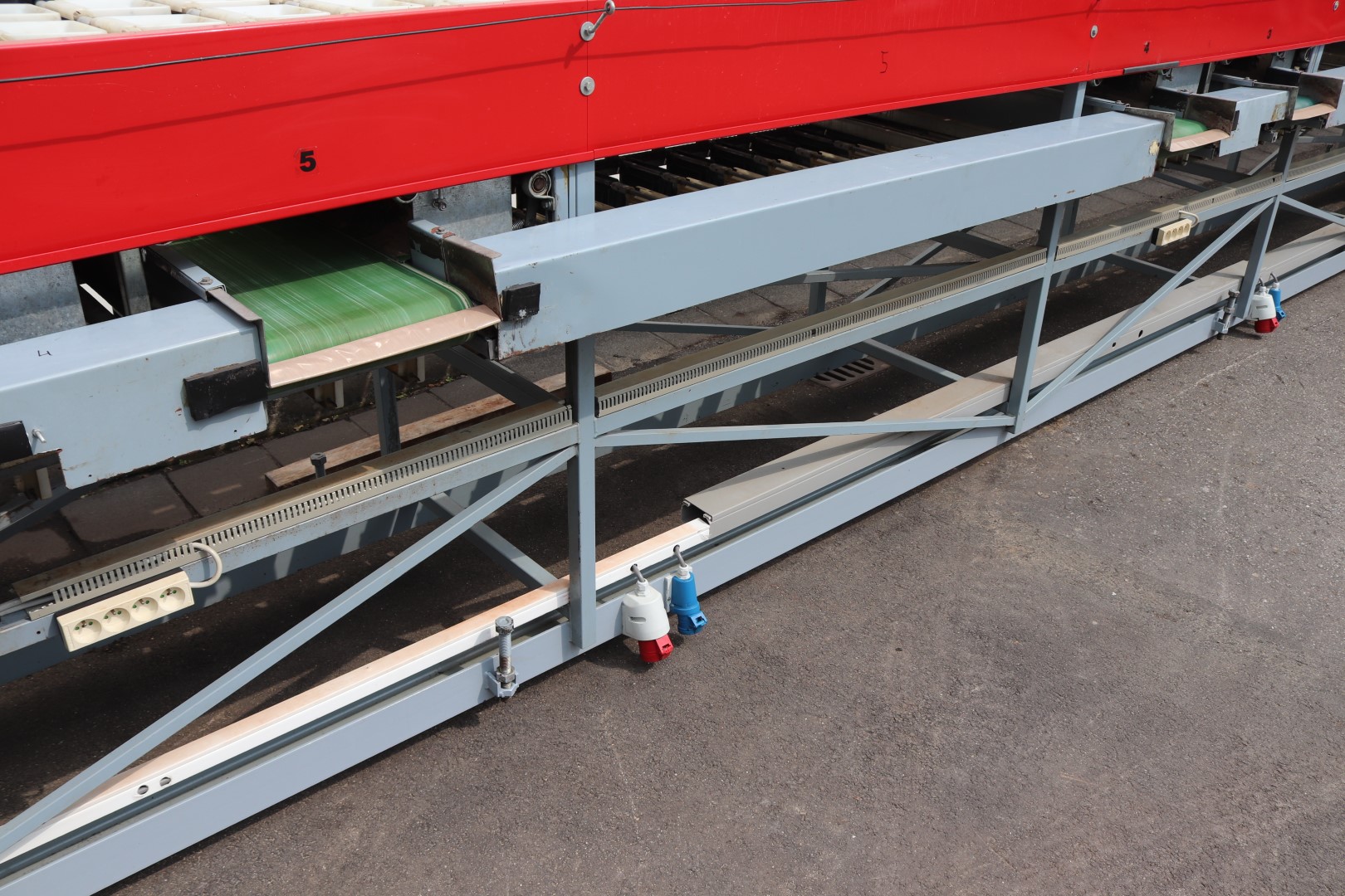 Aweta G3-8+1 weight sorting machine