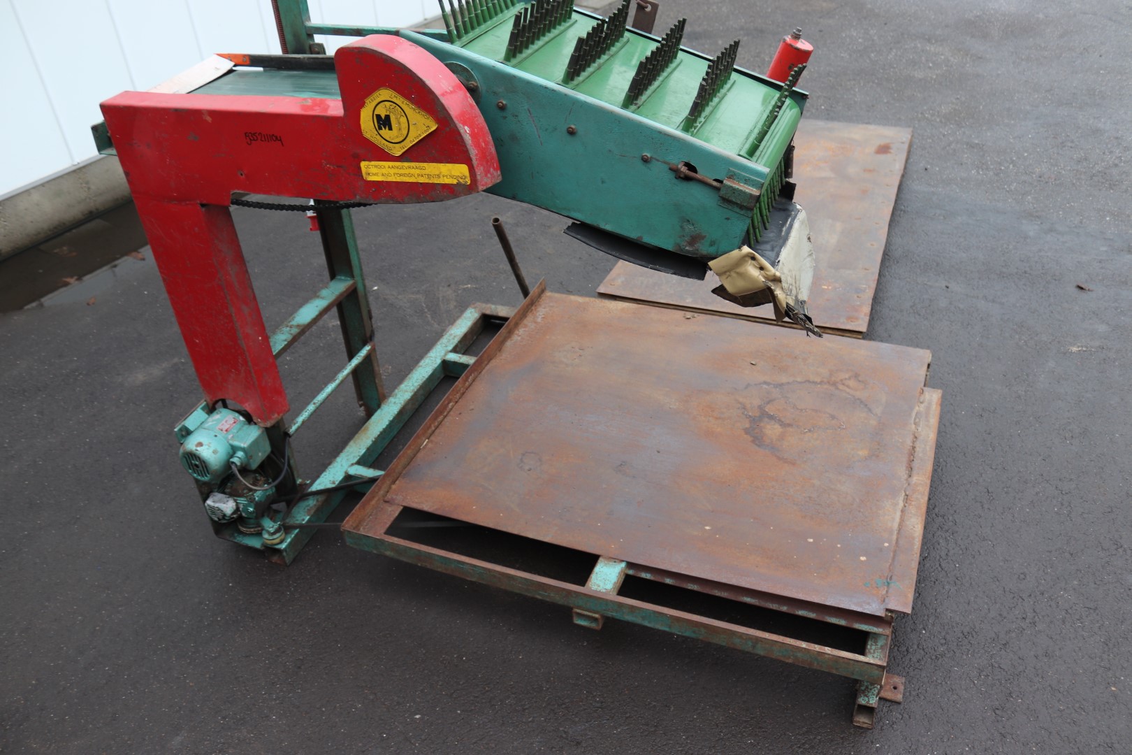Munckhof mechanical bin filling machine for apples
