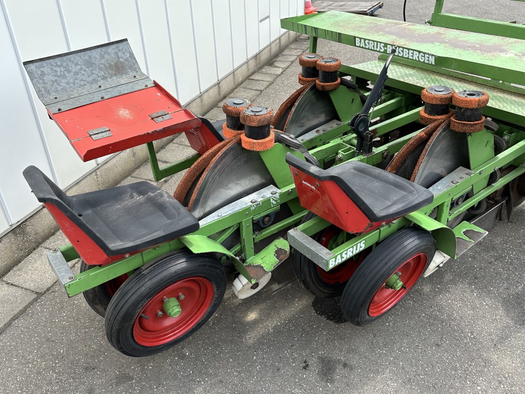 Basrijs �������� ���������� ������ 3 ���� ��� ������� �������, ��������