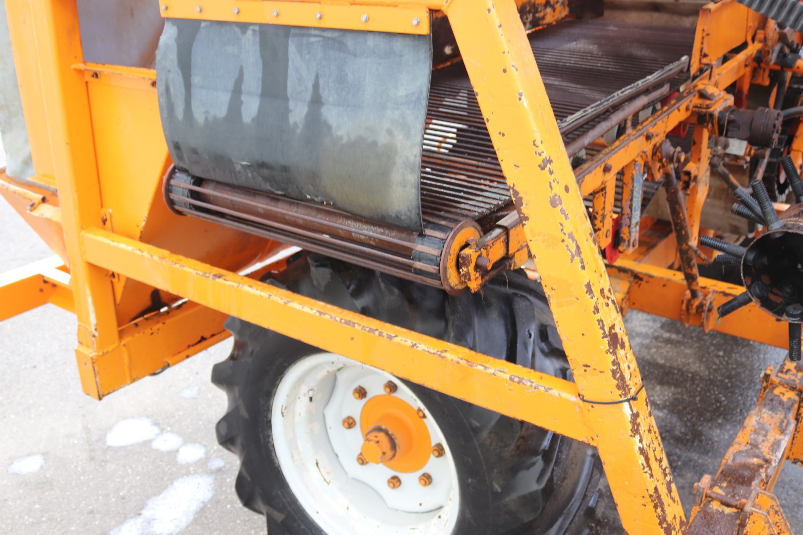 Vecon-RVL carrot harvester 2 rows
