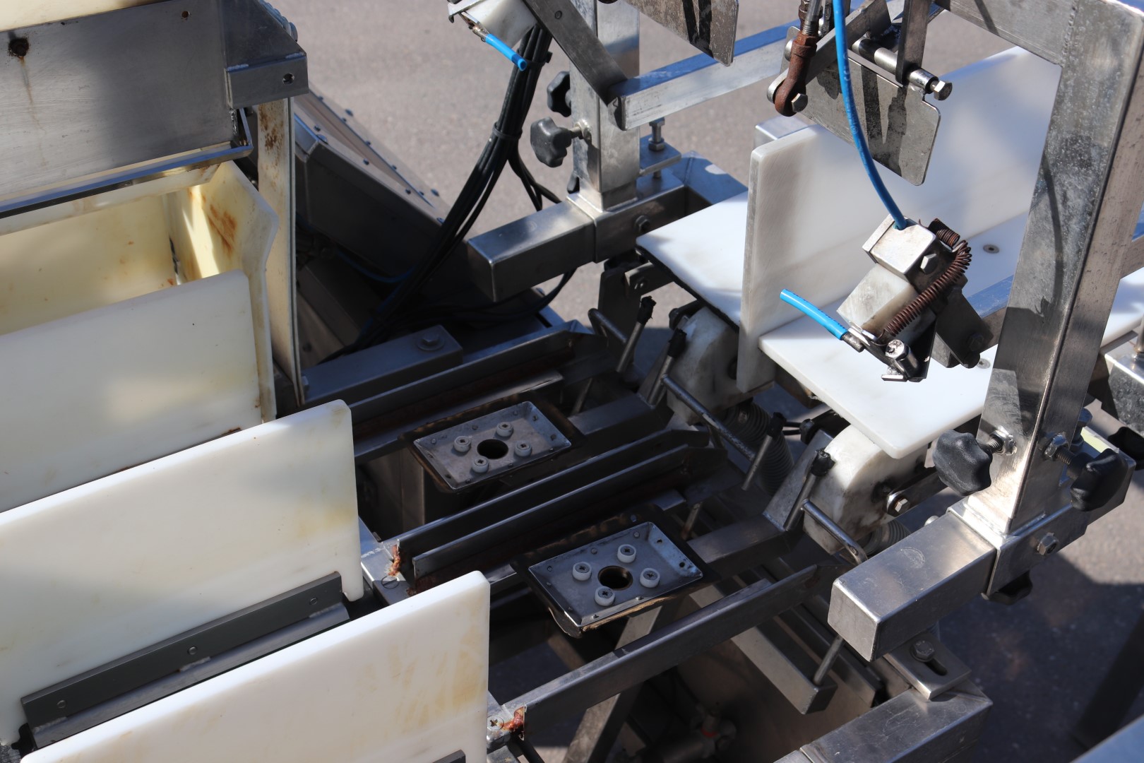 Машина для наполнения корзин Newtec NBM50C