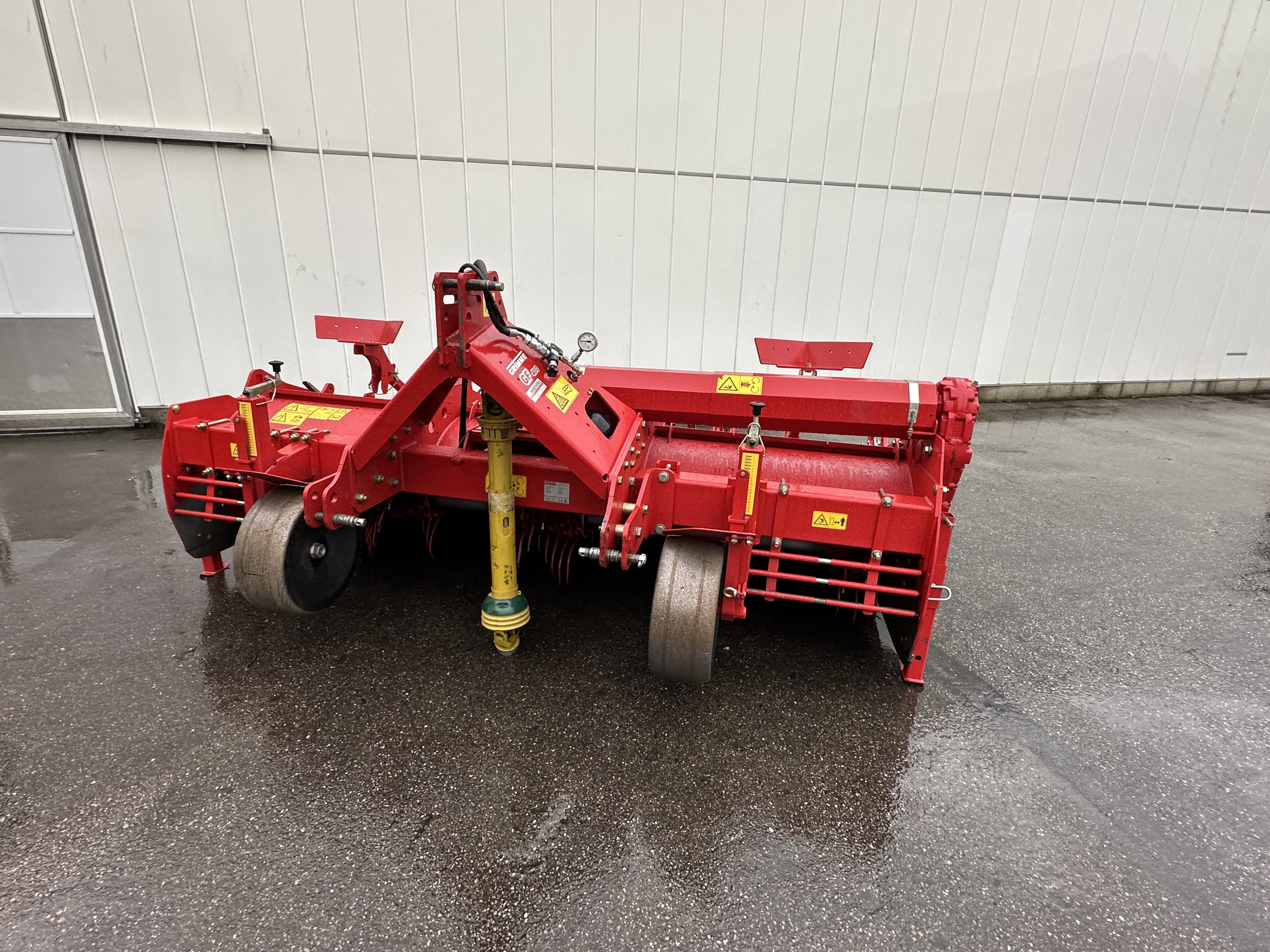 Grimme GF400 Грядо-/гребнеобразователь 4 x 75 см, с формирователями холмов из нержавеющей стали.
