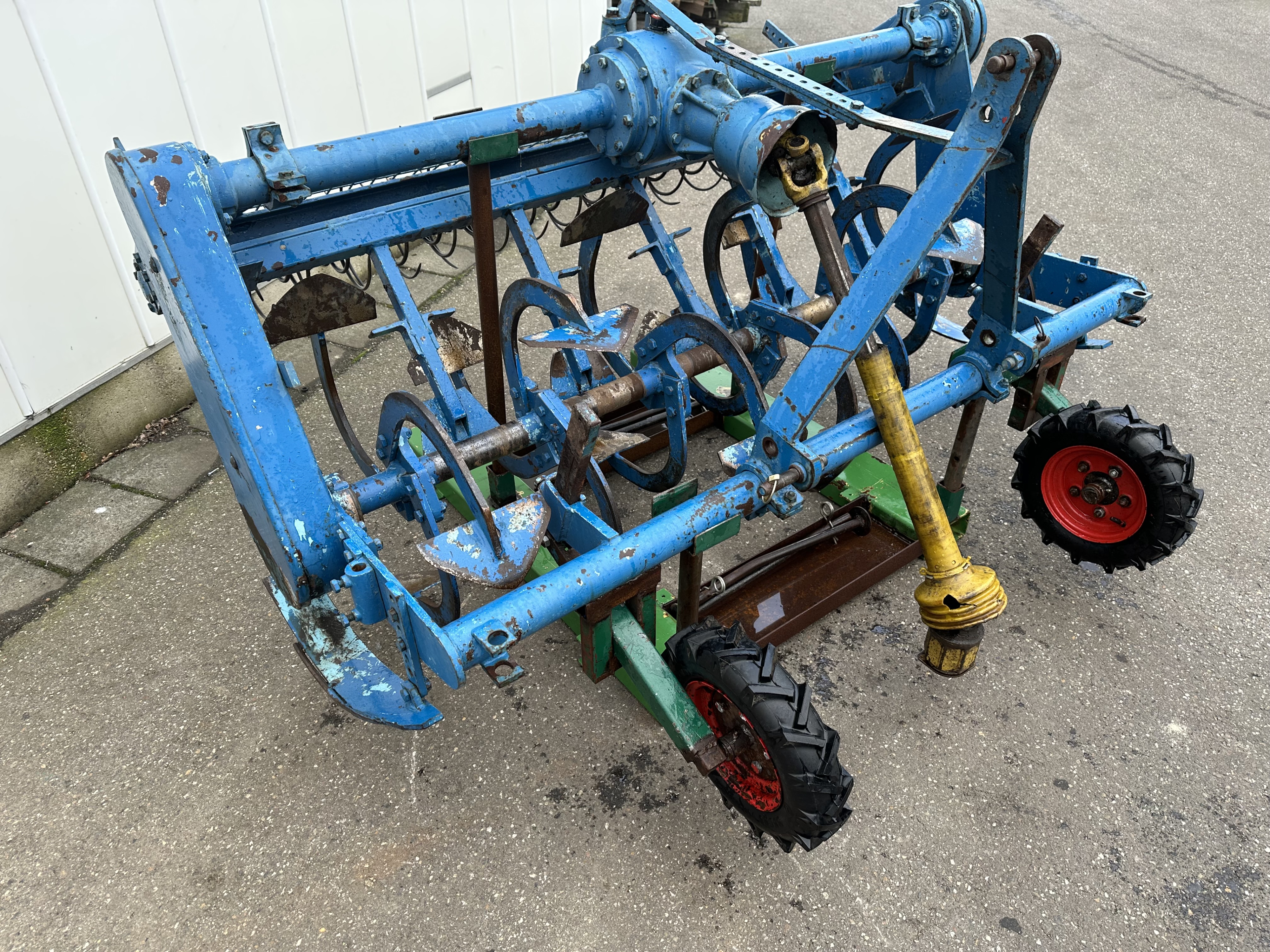 ����� �������������� 180 ��