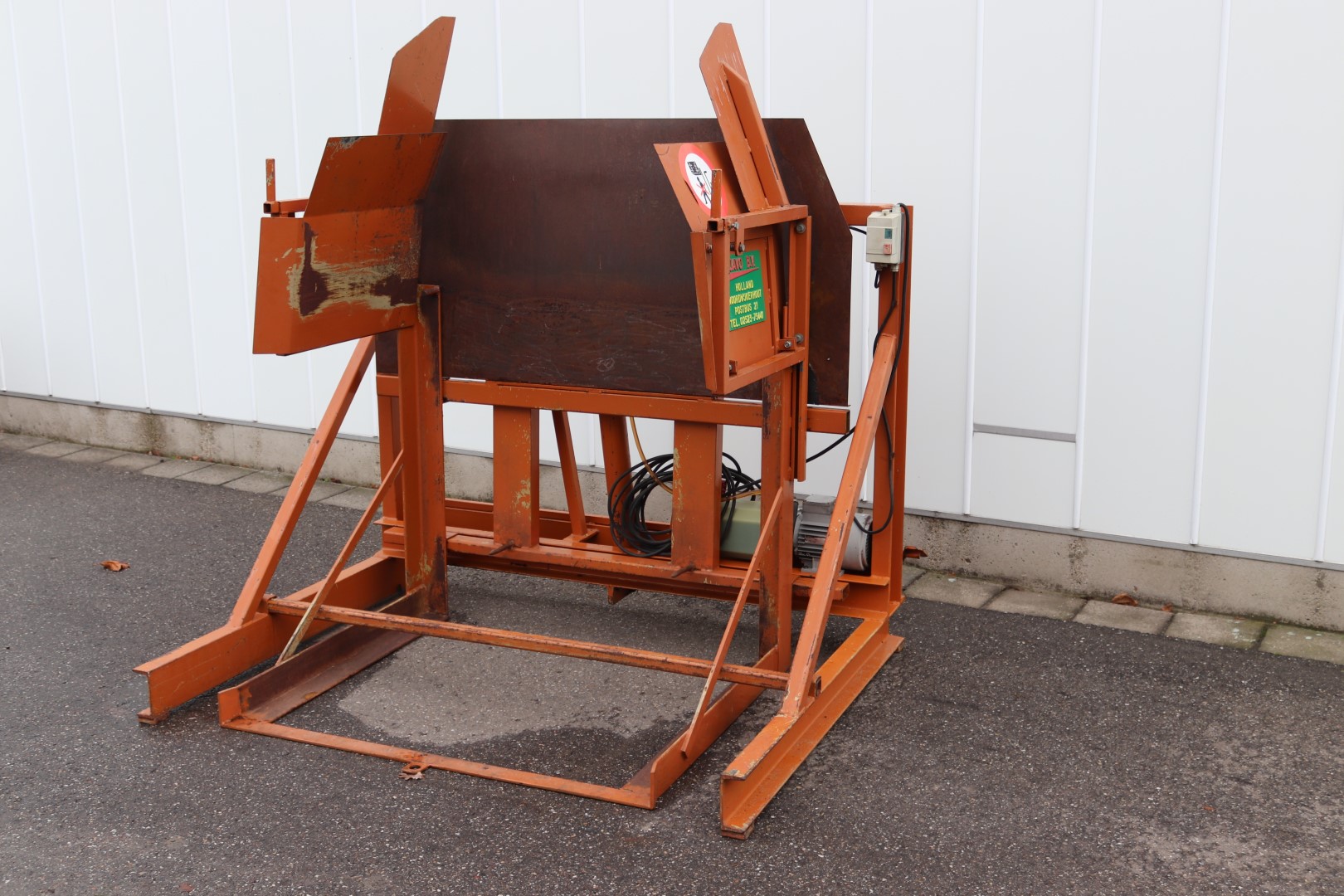 Javo box tipper for max 155 cm wide boxes