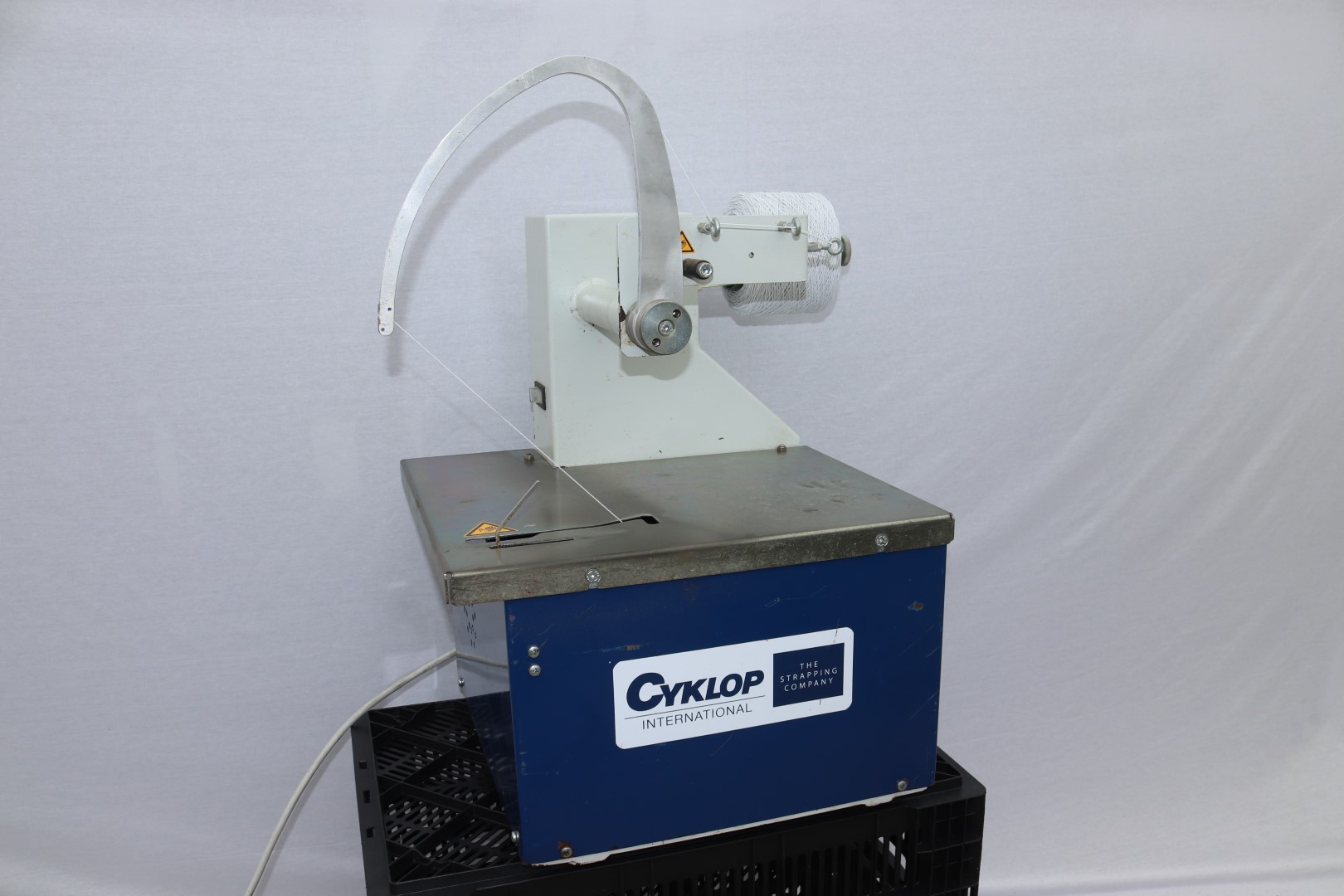 Cyklop Axro 2 Basic binding machine