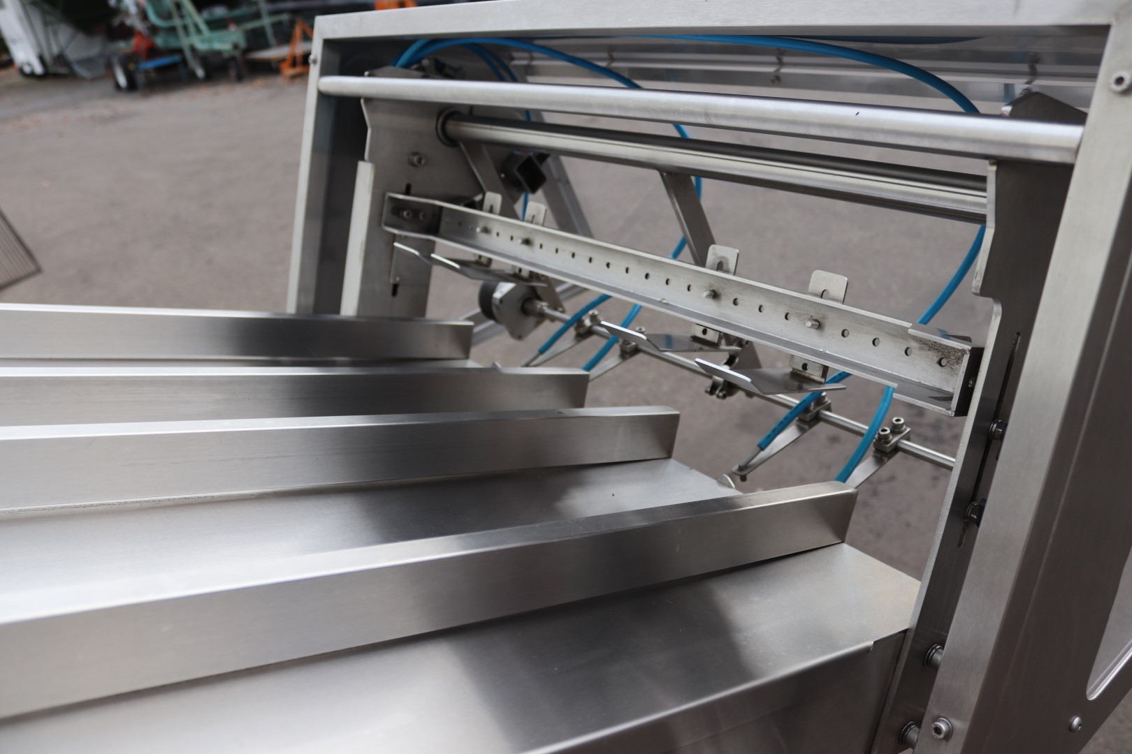 Drr pneumatic dispenser