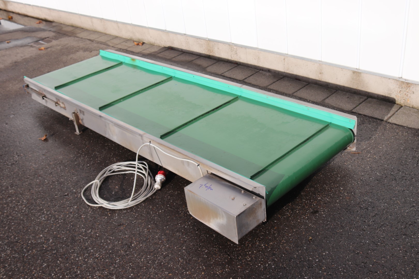 Stainless steel conveyor 300 x 85 cm