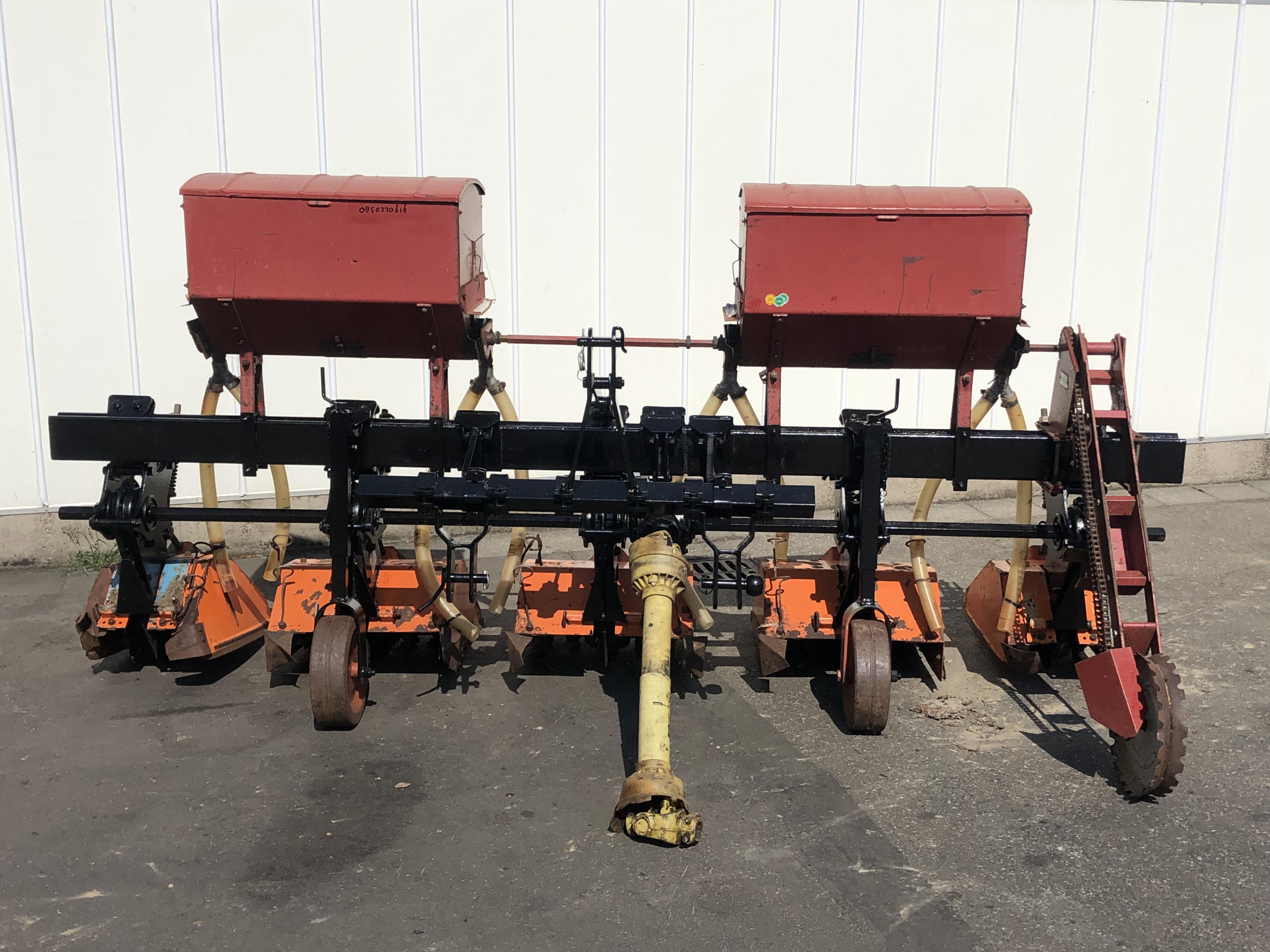 Pegoraro Interrow ����������� � 4 ������ � 5 ����������.