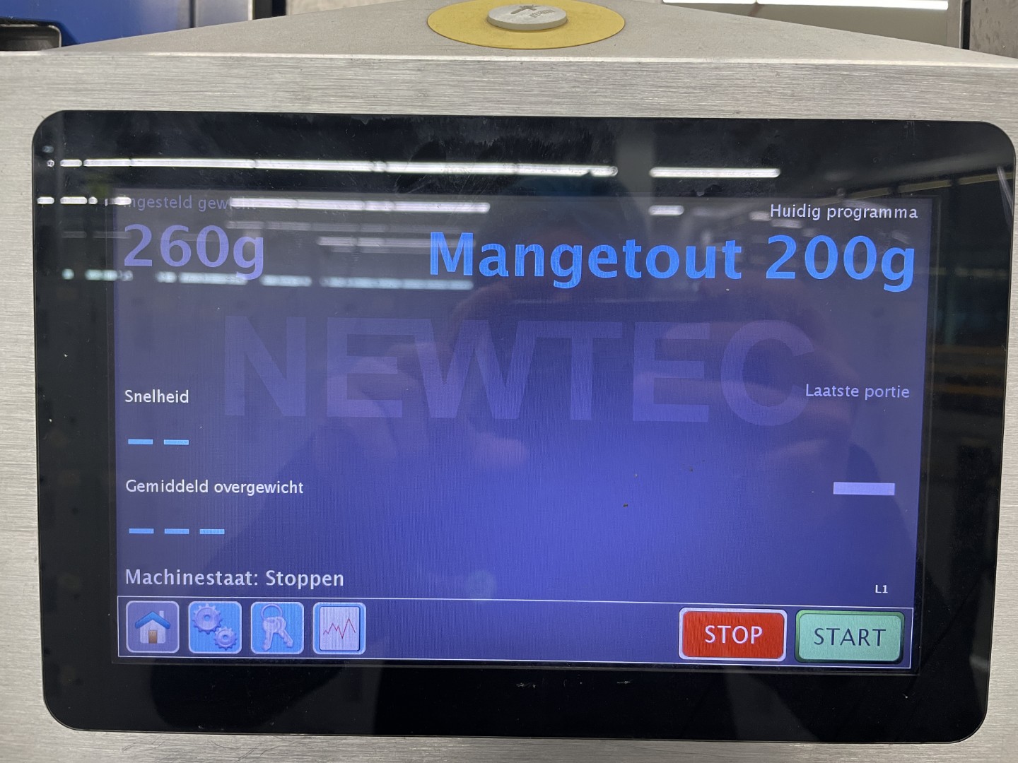 Newtec PCS2009 Линия взвешивания продукции в лотках с упаковочной машиной Flow Pack