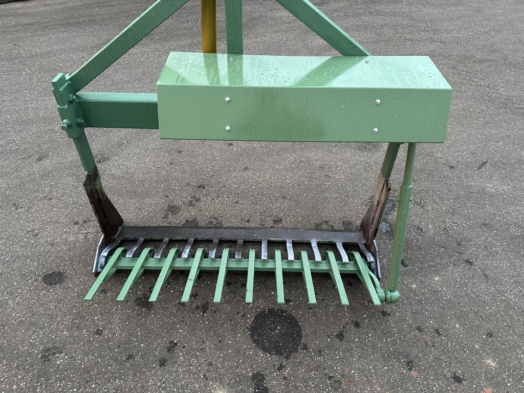 Compact E142 Вибрационная выкопочная скобa