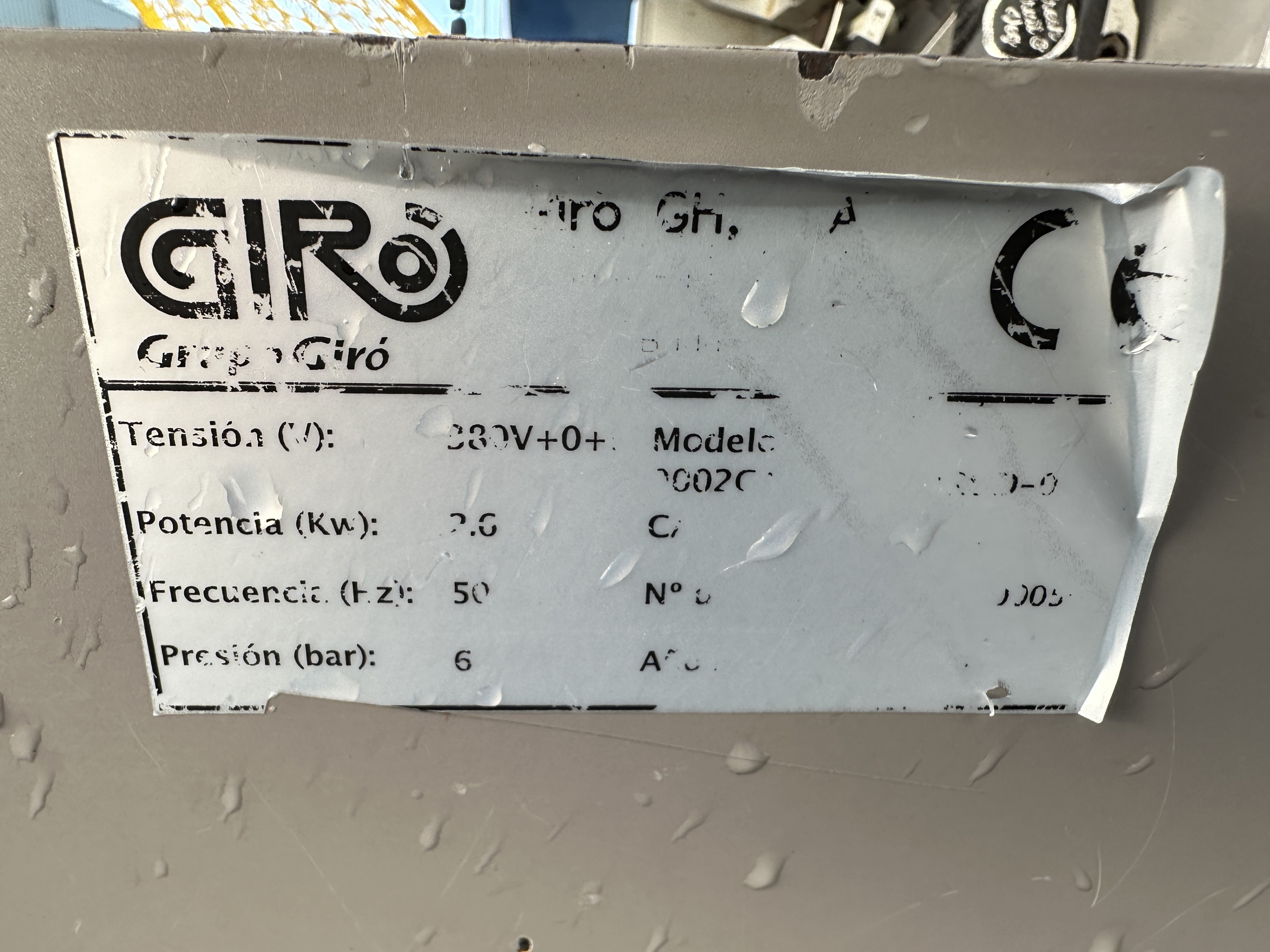 Giro CA-9 Машина для упаковки в сетку и автоматический клипсатор