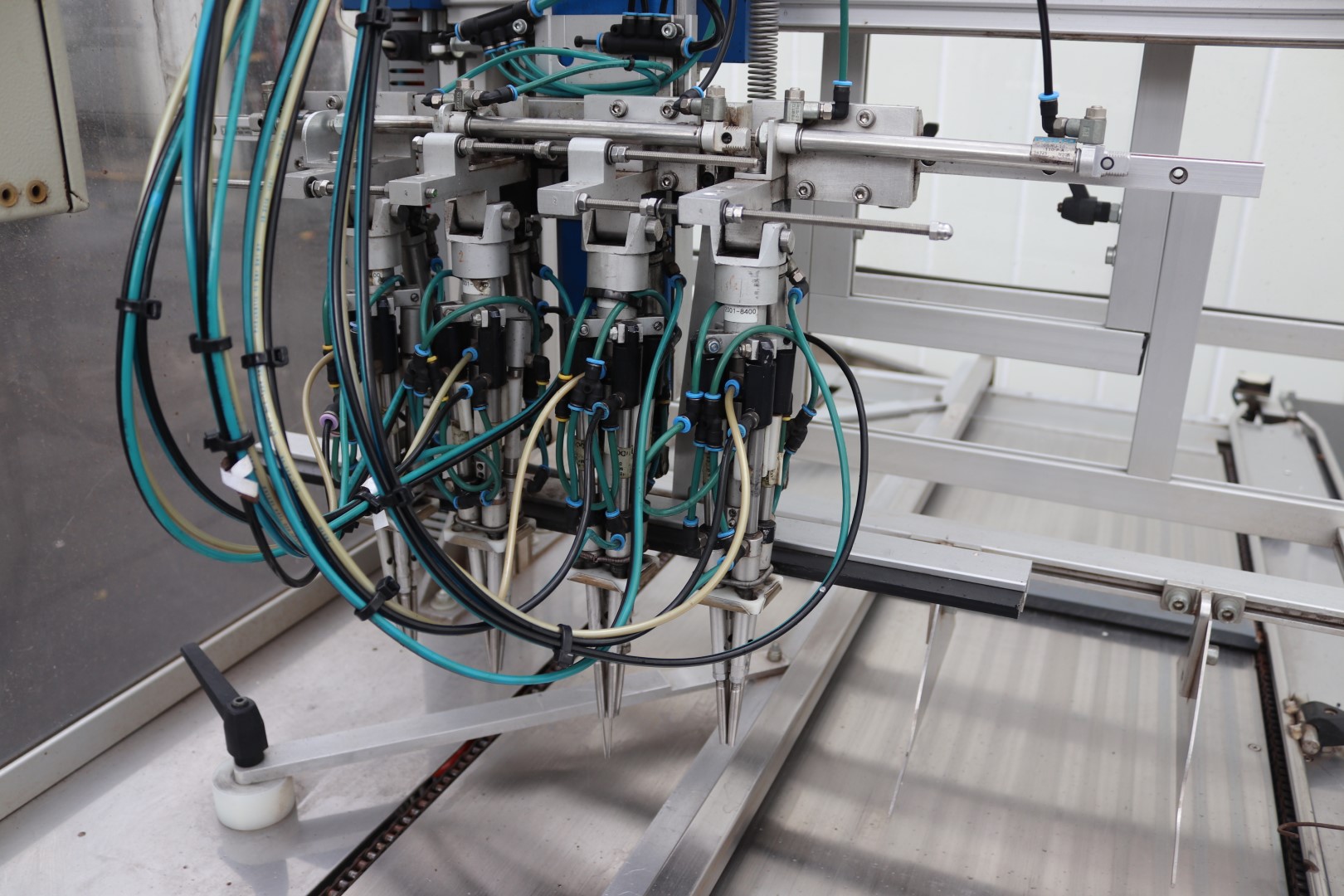 Visser Pic-O-Mat PC-9 transplanter for plugs