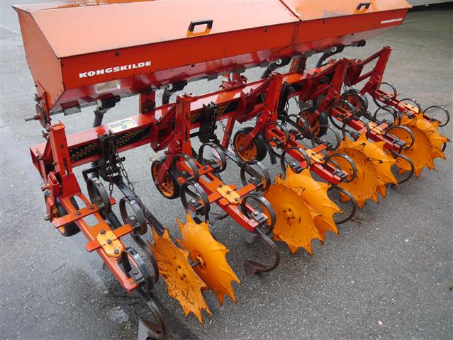 Культиватор Kongskilde Vibro 4 ряда с удобрениями
